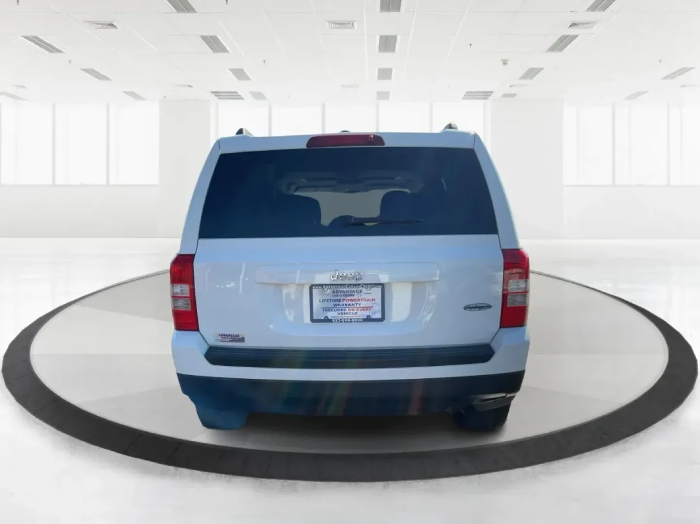 2015 Jeep Patriot High Altitude Edition (1C4NJPFA5FD) with an 2L I-4 DOHC engine, located at 401 Woodman Dr, Riverside, OH, 45431, (937) 908-9800, 39.760899, -84.123421 - Discover the perfect blend of adventure and everyday practicality with the 2015 Jeep Patriot High Altitude Edition, now available at Advantage Car and Credit in Moraine, OH! Designed for those who want to conquer both the urban jungle and the great outdoors, this SUV is not just a vehicle; it's a li - Photo#3