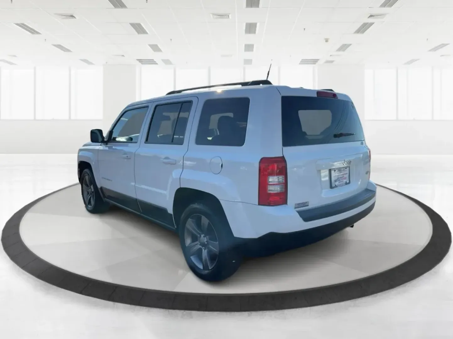 2015 Jeep Patriot High Altitude Edition (1C4NJPFA5FD) with an 2L I-4 DOHC engine, located at 401 Woodman Dr, Riverside, OH, 45431, (937) 908-9800, 39.760899, -84.123421 - Discover the perfect blend of adventure and everyday practicality with the 2015 Jeep Patriot High Altitude Edition, now available at Advantage Car and Credit in Moraine, OH! Designed for those who want to conquer both the urban jungle and the great outdoors, this SUV is not just a vehicle; it's a li - Photo#4