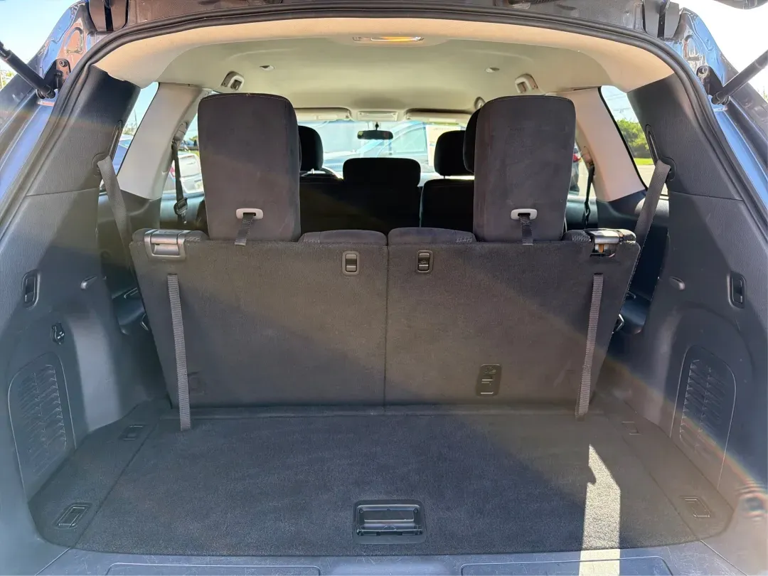 2015 Nissan Pathfinder S (5N1AR2MM5FC) with an 3.5L V-6 DOHC engine, located at 8750 N County Rd 25A, Piqua, OH, 45356, (937) 908-9800, 40.164391, -84.232513 - **Adventure Awaits with the 2015 Nissan Pathfinder at Advantage Car and Credit - Riverside!**<br /> <br /> Are you ready to elevate your family's adventures or weekend getaways? The 2015 Nissan Pathfinder, now available at Advantage Car and Credit in Riverside, OH, is the perfect vehicle to accompan - Photo#12