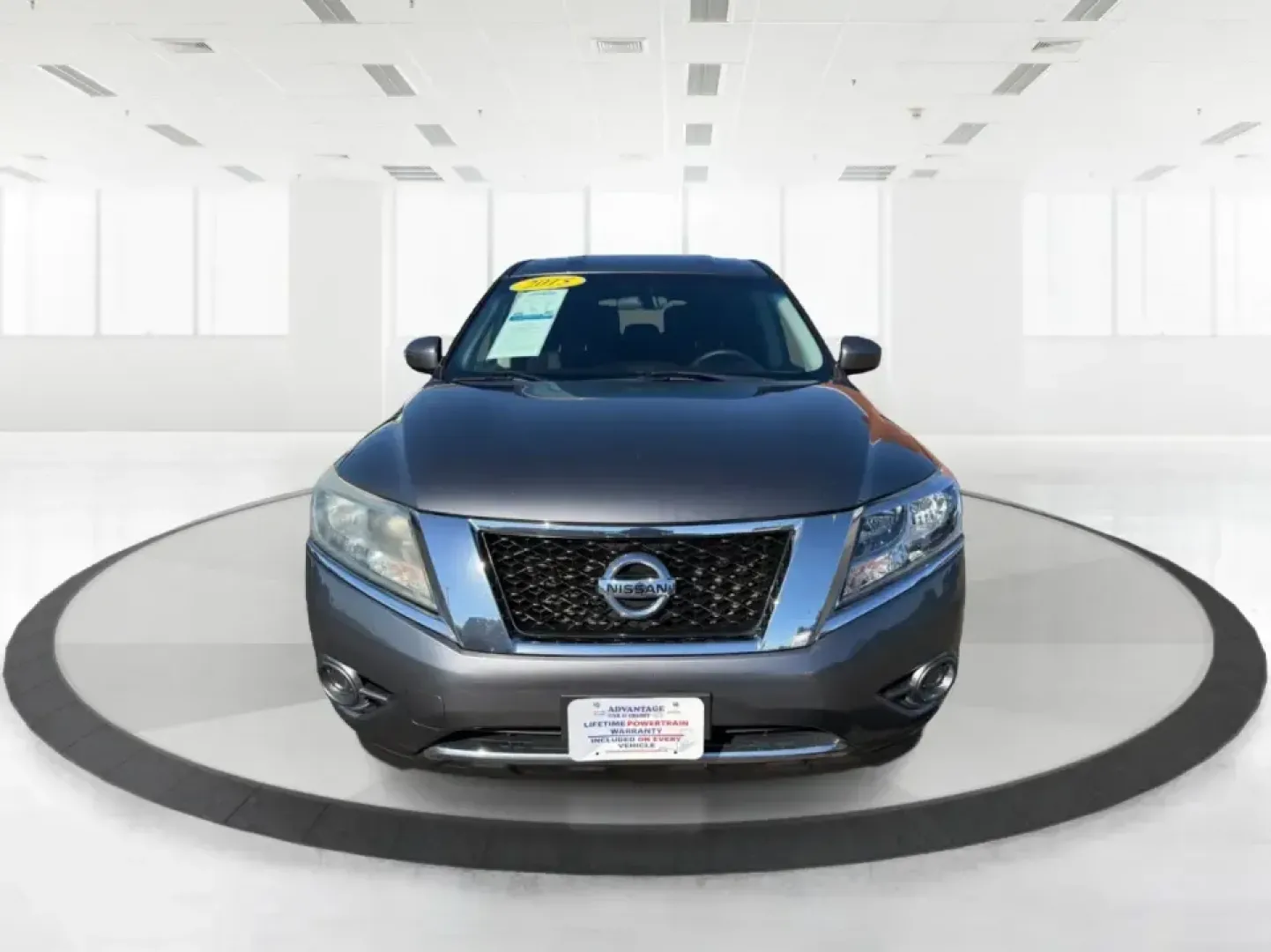 2015 Nissan Pathfinder S (5N1AR2MM5FC) with an 3.5L V-6 DOHC engine, Continuously Variable Transmission transmission, located at 4508 South Dixie Dr, Moraine, OH, 45439, (937) 908-9800, 39.689976, -84.218452 - **Adventure Awaits with the 2015 Nissan Pathfinder at Advantage Car and Credit - Riverside!**<br /> <br /> Are you ready to elevate your family's adventures or weekend getaways? The 2015 Nissan Pathfinder, now available at Advantage Car and Credit in Riverside, OH, is the perfect vehicle to accompan - Photo#7