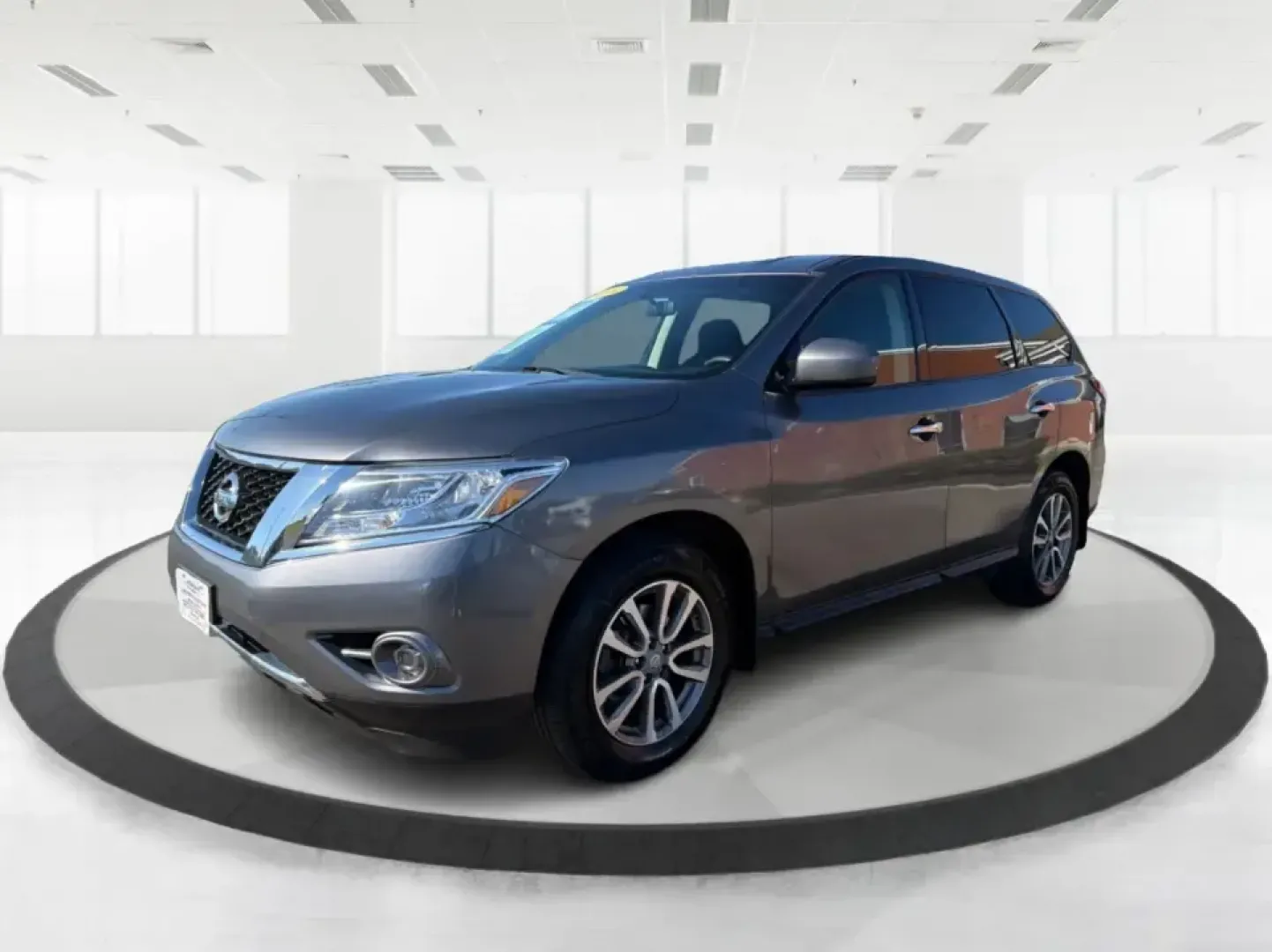 2015 Nissan Pathfinder S (5N1AR2MM5FC) with an 3.5L V-6 DOHC engine, Continuously Variable Transmission transmission, located at 4508 South Dixie Dr, Moraine, OH, 45439, (937) 908-9800, 39.689976, -84.218452 - **Adventure Awaits with the 2015 Nissan Pathfinder at Advantage Car and Credit - Riverside!**<br /> <br /> Are you ready to elevate your family's adventures or weekend getaways? The 2015 Nissan Pathfinder, now available at Advantage Car and Credit in Riverside, OH, is the perfect vehicle to accompan - Photo#8