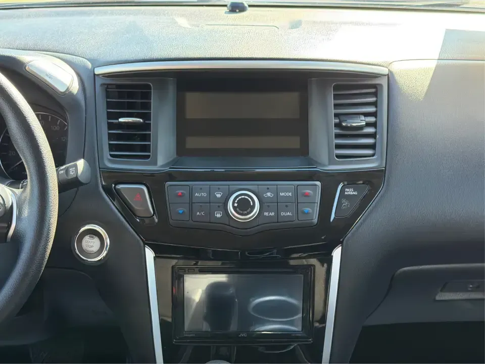 2015 Nissan Pathfinder S (5N1AR2MM5FC) with an 3.5L V-6 DOHC engine, Continuously Variable Transmission transmission, located at 4508 South Dixie Dr, Moraine, OH, 45439, (937) 908-9800, 39.689976, -84.218452 - **Adventure Awaits with the 2015 Nissan Pathfinder at Advantage Car and Credit - Riverside!**<br /> <br /> Are you ready to elevate your family's adventures or weekend getaways? The 2015 Nissan Pathfinder, now available at Advantage Car and Credit in Riverside, OH, is the perfect vehicle to accompan - Photo#13