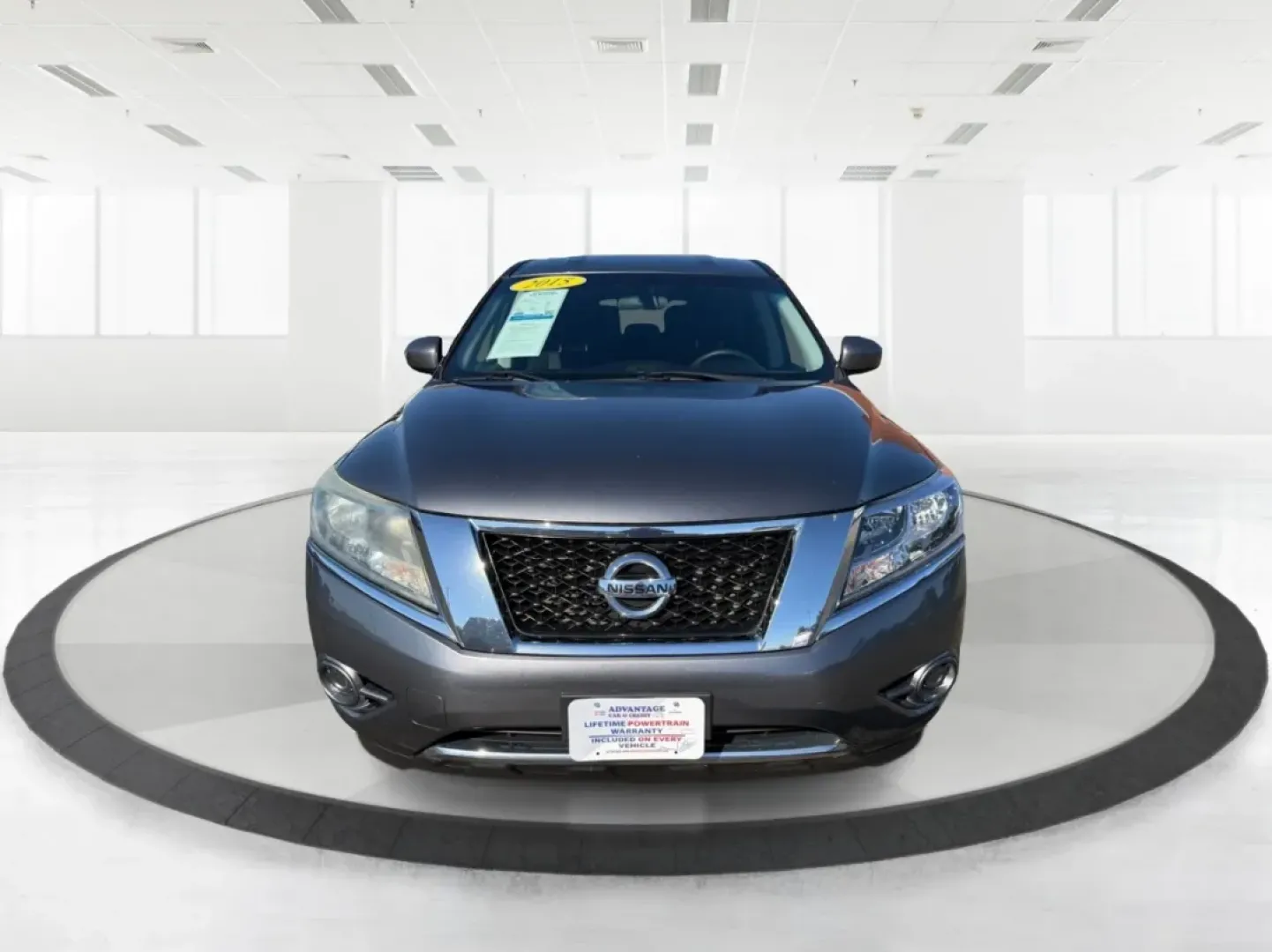 2015 Nissan Pathfinder S (5N1AR2MM5FC) with an 3.5L V-6 DOHC engine, located at 401 Woodman Dr, Riverside, OH, 45431, (937) 908-9800, 39.760899, -84.123421 - **Adventure Awaits with the 2015 Nissan Pathfinder at Advantage Car and Credit - Riverside!**<br /> <br /> Are you ready to elevate your family's adventures or weekend getaways? The 2015 Nissan Pathfinder, now available at Advantage Car and Credit in Riverside, OH, is the perfect vehicle to accompan - Photo#7