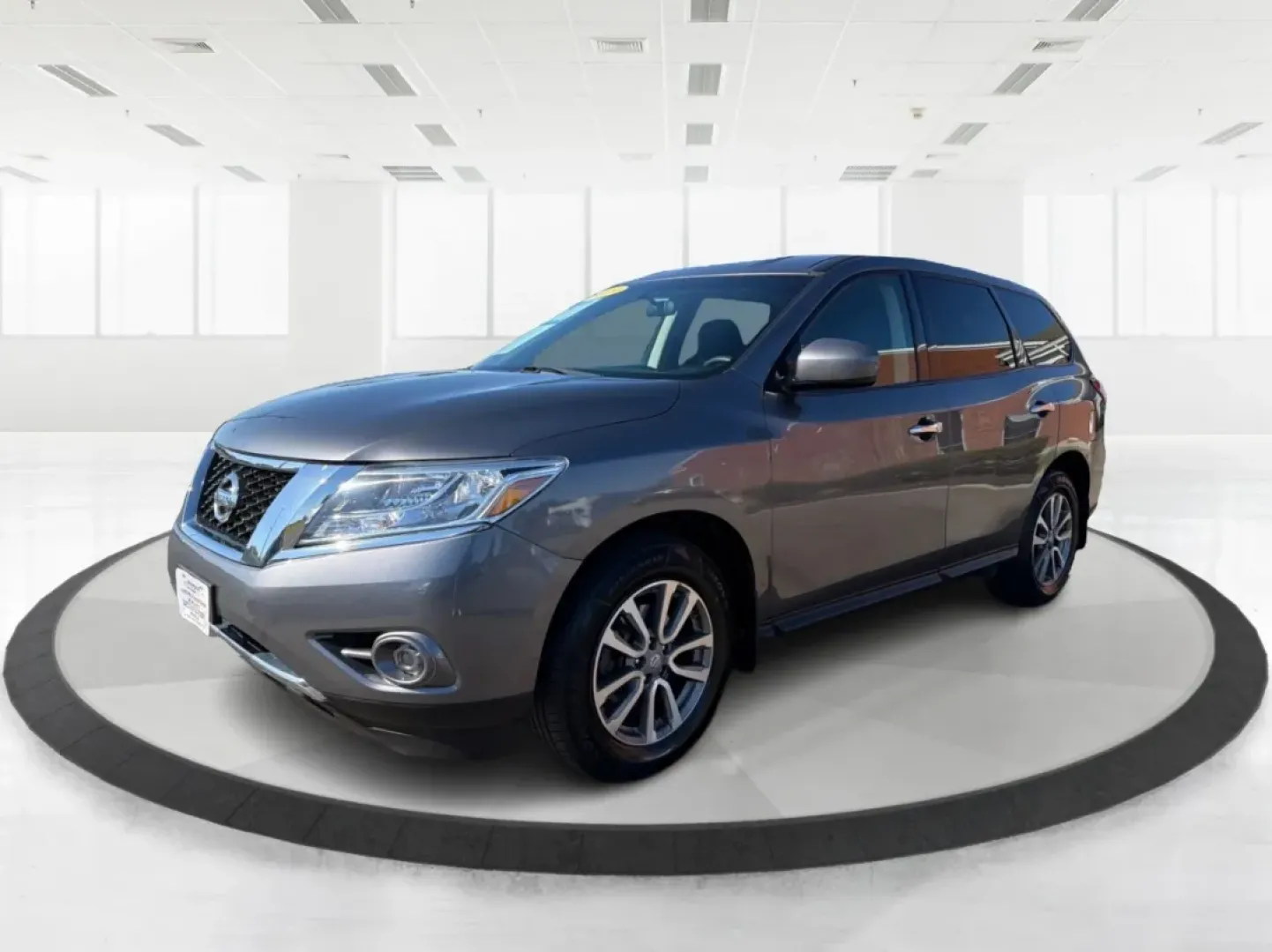 2015 Nissan Pathfinder S (5N1AR2MM5FC) with an 3.5L V-6 DOHC engine, located at 401 Woodman Dr, Riverside, OH, 45431, (937) 908-9800, 39.760899, -84.123421 - **Adventure Awaits with the 2015 Nissan Pathfinder at Advantage Car and Credit - Riverside!**<br /> <br /> Are you ready to elevate your family's adventures or weekend getaways? The 2015 Nissan Pathfinder, now available at Advantage Car and Credit in Riverside, OH, is the perfect vehicle to accompan - Photo#8