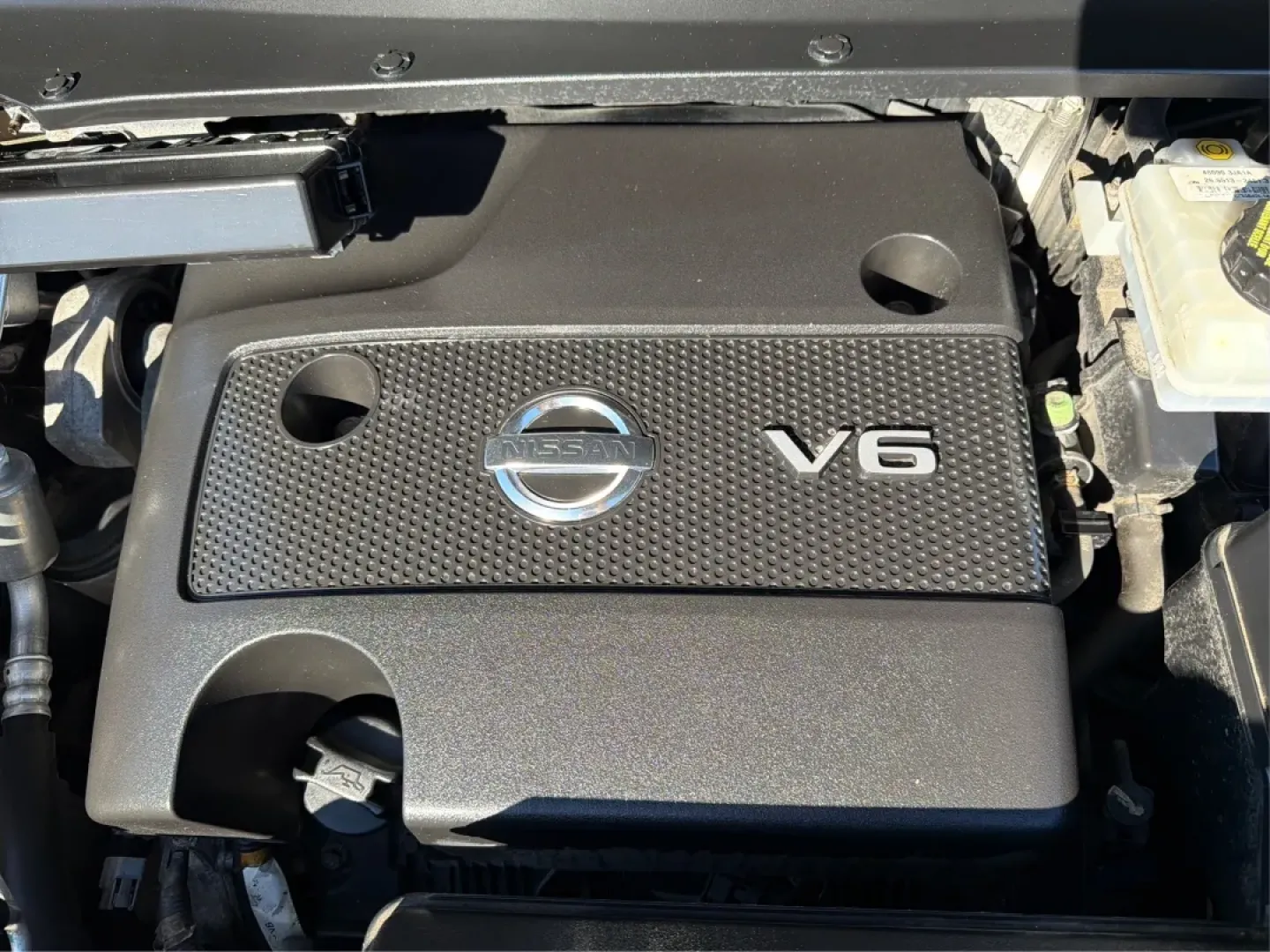 2015 Nissan Pathfinder S (5N1AR2MM5FC) with an 3.5L V-6 DOHC engine, located at 401 Woodman Dr, Riverside, OH, 45431, (937) 908-9800, 39.760899, -84.123421 - **Adventure Awaits with the 2015 Nissan Pathfinder at Advantage Car and Credit - Riverside!**<br /> <br /> Are you ready to elevate your family's adventures or weekend getaways? The 2015 Nissan Pathfinder, now available at Advantage Car and Credit in Riverside, OH, is the perfect vehicle to accompan - Photo#11