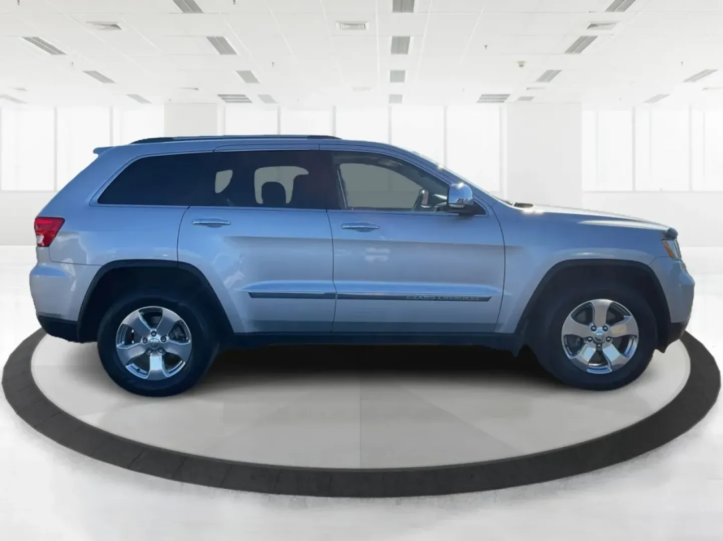 2011 Jeep Grand Cherokee Limited (1J4RR5GT0BC) with an Other engine, located at 1099 N County Rd 25A, Troy, OH, 45373, (937) 908-9800, 40.057079, -84.212883 - Discover the ultimate adventure companion waiting for you at Advantage Car and Credit - Troy, located at 1099 N County Rd 25A, Troy, OH 45373. Our **2011 Jeep Grand Cherokee Limited** is designed for those who crave exploration without sacrificing comfort. Ideal for weekend getaways, this SUV seamle - Photo#1