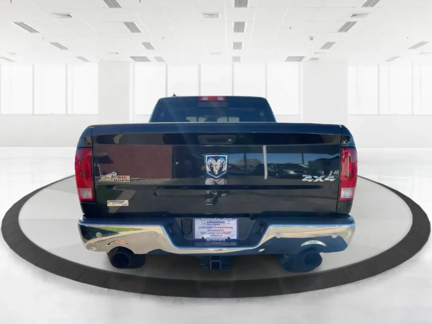 2017 Ram 1500 Big Horn Crew Cab 4x4 6'4 Box (1C6RR7TT5HS) with an Other engine, located at 4508 South Dixie Dr, Moraine, OH, 45439, (937) 908-9800, 39.689976, -84.218452 - **Discover Your Next Adventure with the 2017 Ram 1500 Big Horn Crew Cab!**<br /> <br /> Are you ready to elevate your lifestyle with a reliable and powerful truck? Whether you're navigating the bustling streets of Moraine or heading out for weekend adventures, the 2017 Ram 1500 Big Horn Crew Cab 4x4 - Photo#3