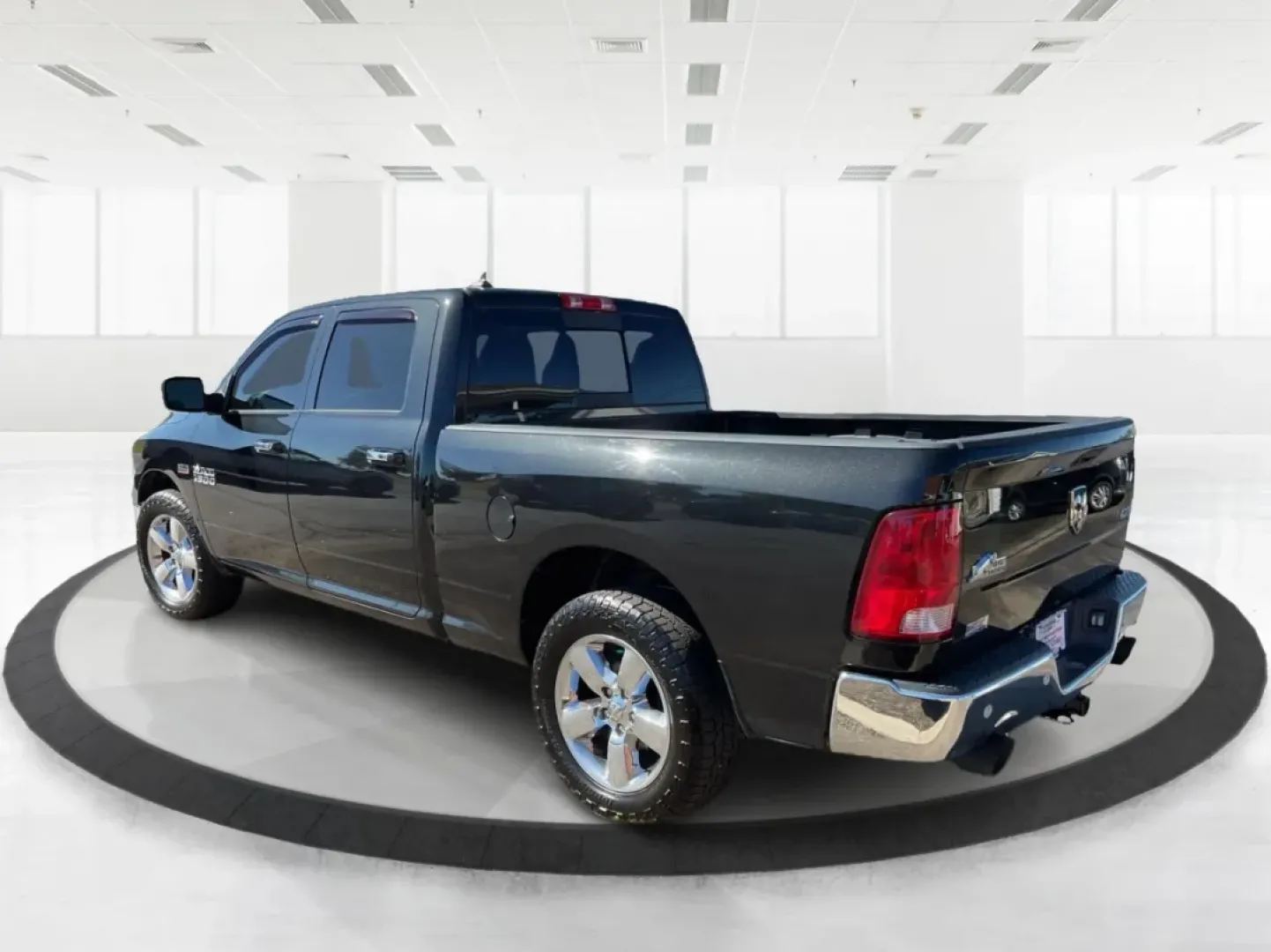 2017 Ram 1500 Big Horn Crew Cab 4x4 6'4 Box (1C6RR7TT5HS) with an Other engine, located at 4508 South Dixie Dr, Moraine, OH, 45439, (937) 908-9800, 39.689976, -84.218452 - **Discover Your Next Adventure with the 2017 Ram 1500 Big Horn Crew Cab!**<br /> <br /> Are you ready to elevate your lifestyle with a reliable and powerful truck? Whether you're navigating the bustling streets of Moraine or heading out for weekend adventures, the 2017 Ram 1500 Big Horn Crew Cab 4x4 - Photo#4