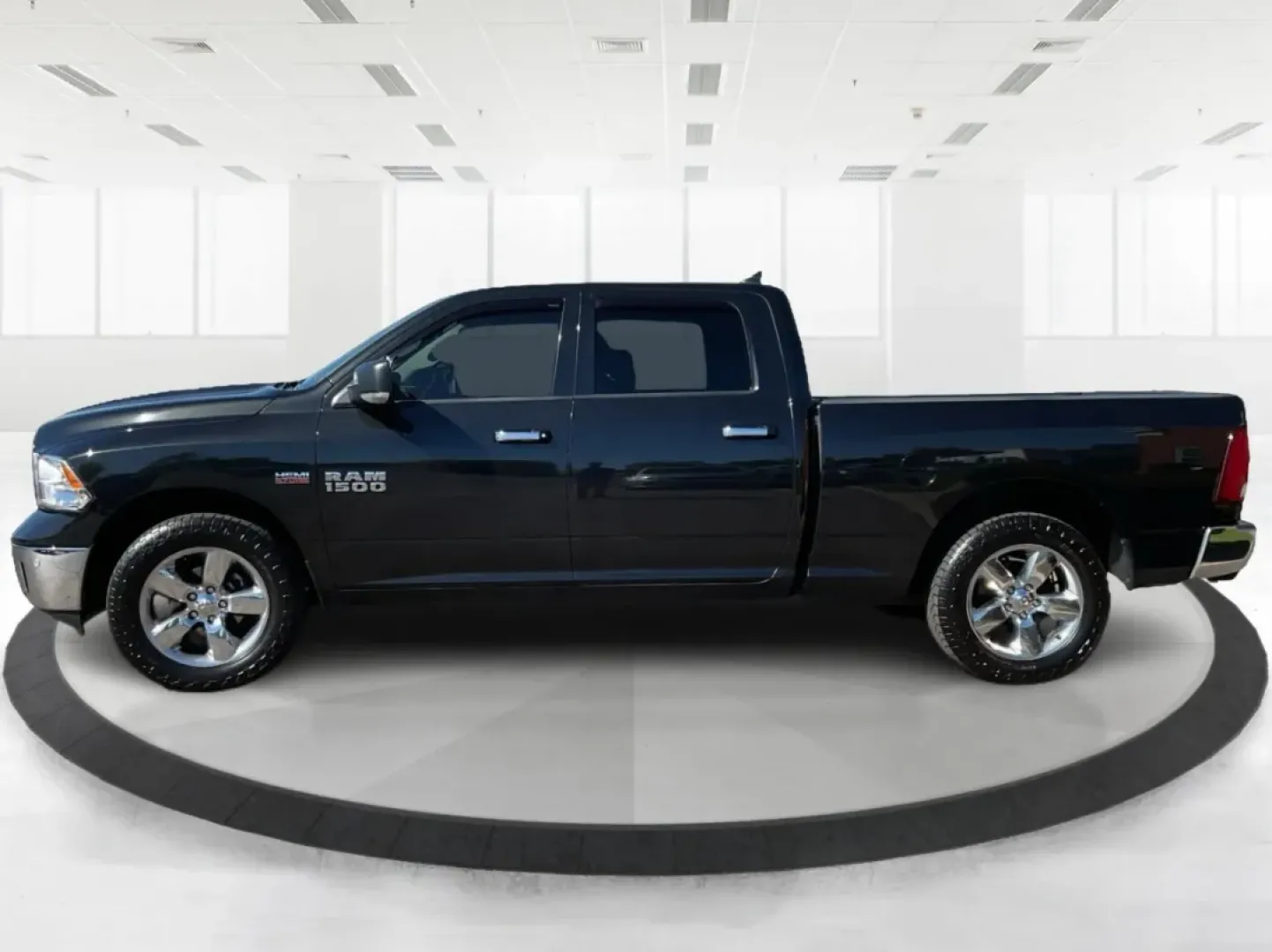 2017 Ram 1500 Big Horn Crew Cab 4x4 6'4 Box (1C6RR7TT5HS) with an Other engine, located at 4508 South Dixie Dr, Moraine, OH, 45439, (937) 908-9800, 39.689976, -84.218452 - **Discover Your Next Adventure with the 2017 Ram 1500 Big Horn Crew Cab!**<br /> <br /> Are you ready to elevate your lifestyle with a reliable and powerful truck? Whether you're navigating the bustling streets of Moraine or heading out for weekend adventures, the 2017 Ram 1500 Big Horn Crew Cab 4x4 - Photo#5