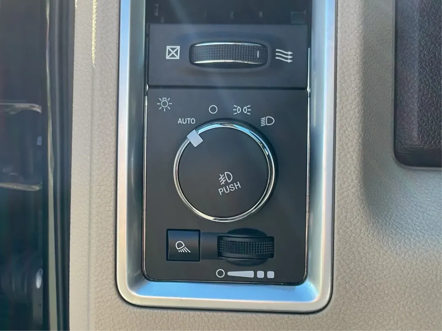 2017 Ram 1500 Big Horn Crew Cab 4x4 6'4 Box (1C6RR7TT5HS) with an Other engine, located at 4508 South Dixie Dr, Moraine, OH, 45439, (937) 908-9800, 39.689976, -84.218452 - **Discover Your Next Adventure with the 2017 Ram 1500 Big Horn Crew Cab!**<br /> <br /> Are you ready to elevate your lifestyle with a reliable and powerful truck? Whether you're navigating the bustling streets of Moraine or heading out for weekend adventures, the 2017 Ram 1500 Big Horn Crew Cab 4x4 - Photo#16