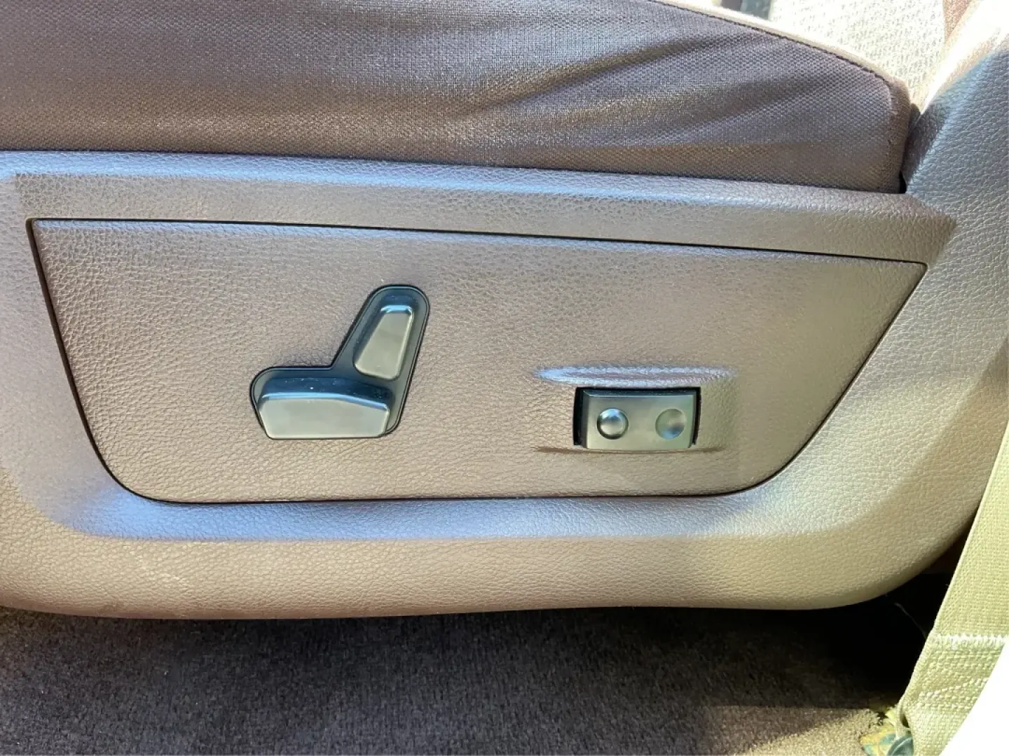 2017 Ram 1500 Big Horn Crew Cab 4x4 6'4 Box (1C6RR7TT5HS) with an Other engine, located at 4508 South Dixie Dr, Moraine, OH, 45439, (937) 908-9800, 39.689976, -84.218452 - **Discover Your Next Adventure with the 2017 Ram 1500 Big Horn Crew Cab!**<br /> <br /> Are you ready to elevate your lifestyle with a reliable and powerful truck? Whether you're navigating the bustling streets of Moraine or heading out for weekend adventures, the 2017 Ram 1500 Big Horn Crew Cab 4x4 - Photo#17