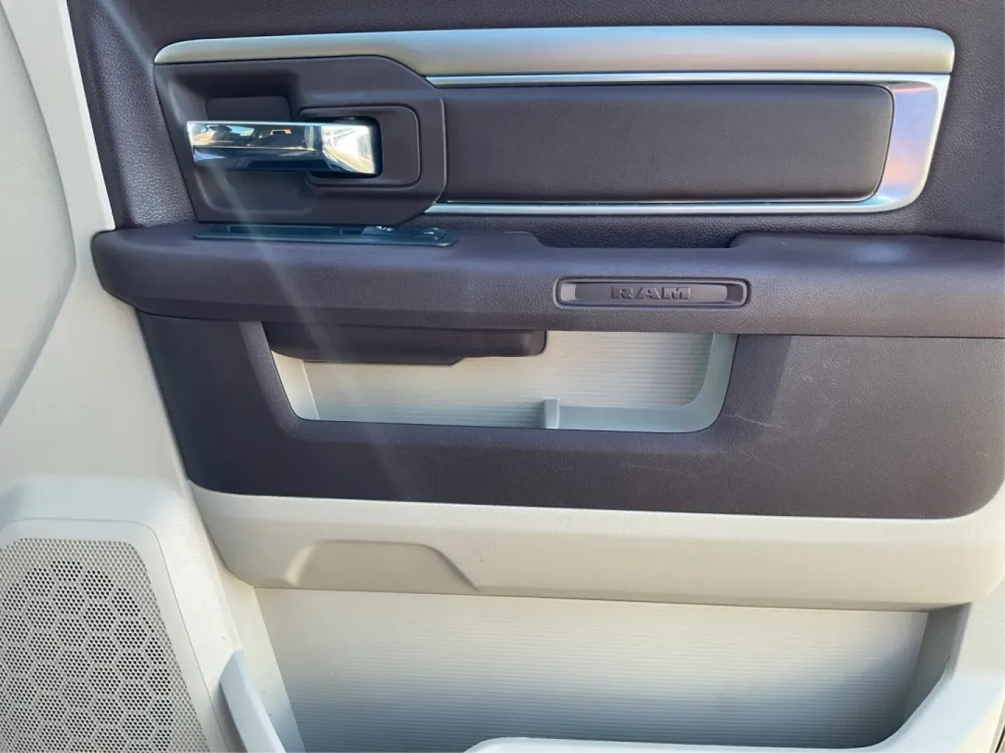 2017 Ram 1500 Big Horn Crew Cab 4x4 6'4 Box (1C6RR7TT5HS) with an Other engine, located at 4508 South Dixie Dr, Moraine, OH, 45439, (937) 908-9800, 39.689976, -84.218452 - **Discover Your Next Adventure with the 2017 Ram 1500 Big Horn Crew Cab!**<br /> <br /> Are you ready to elevate your lifestyle with a reliable and powerful truck? Whether you're navigating the bustling streets of Moraine or heading out for weekend adventures, the 2017 Ram 1500 Big Horn Crew Cab 4x4 - Photo#19