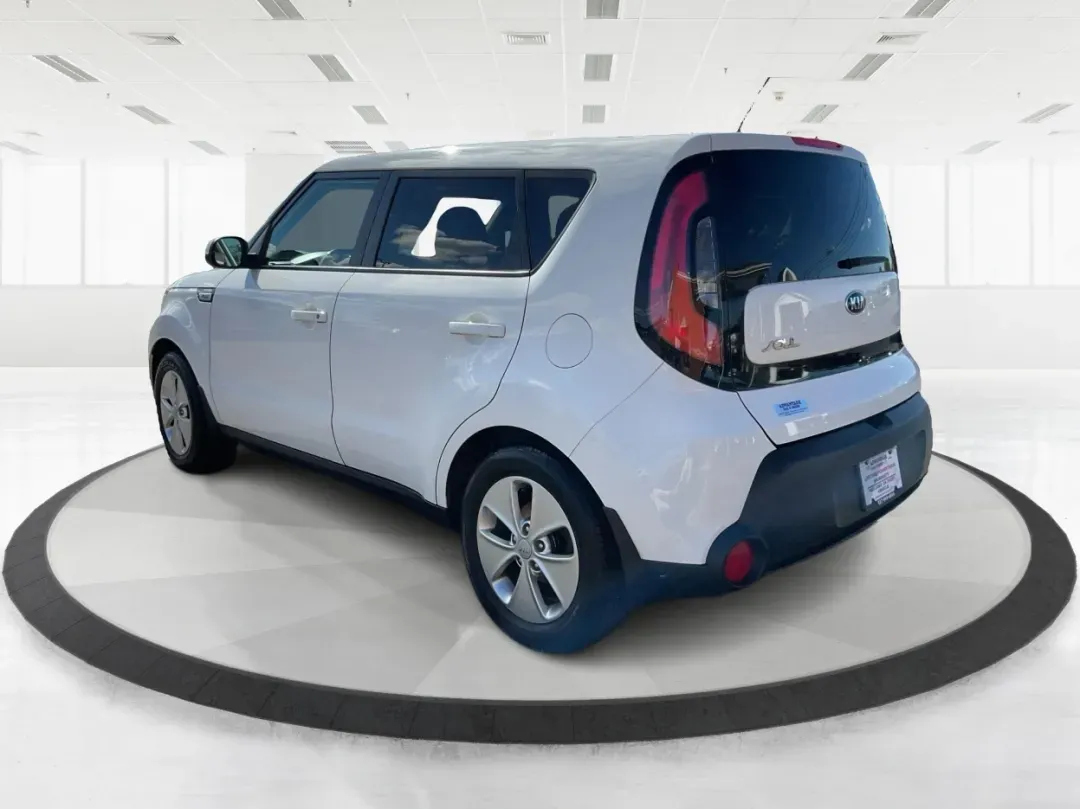 2015 Kia Soul Base (KNDJN2A21F7) with an Other engine, located at 1099 N County Rd 25A, Troy, OH, 45373, (937) 908-9800, 40.057079, -84.212883 - Are you ready to elevate your daily commute or embark on weekend adventures with ease? Look no further than the 2015 Kia Soul, a versatile compact vehicle that combines style, comfort, and functionality. Perfect for urban explorers, young professionals, and growing families alike, this car is equipp - Photo#4