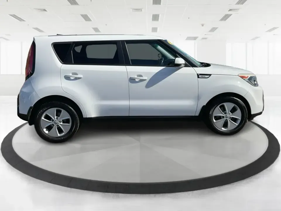 2015 Kia Soul Base (KNDJN2A21F7) with an 1.6L L4 DOHC 16V engine, Automatic transmission, located at 4508 South Dixie Dr, Moraine, OH, 45439, (937) 908-9800, 39.689976, -84.218452 - Are you ready to elevate your daily commute or embark on weekend adventures with ease? Look no further than the 2015 Kia Soul, a versatile compact vehicle that combines style, comfort, and functionality. Perfect for urban explorers, young professionals, and growing families alike, this car is equipp - Photo#1