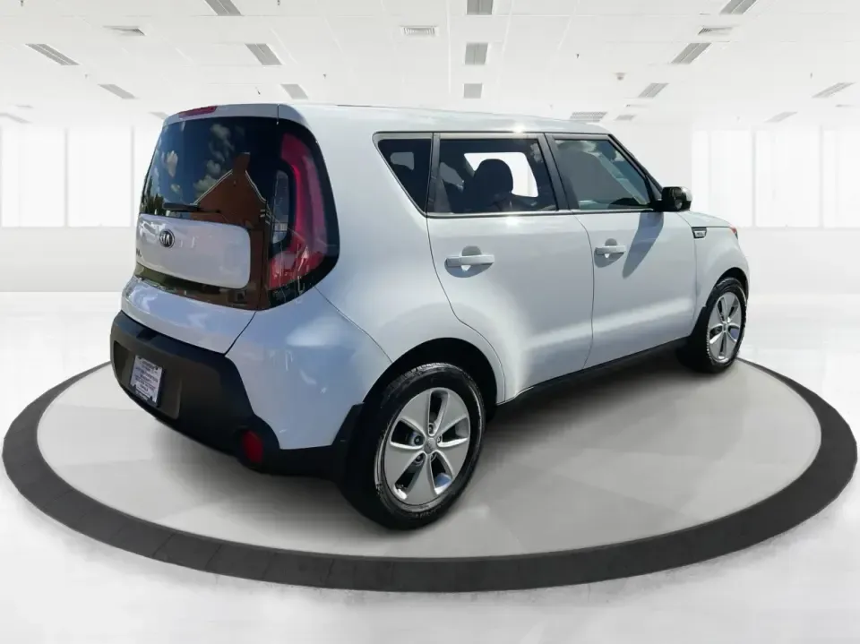 2015 Kia Soul Base (KNDJN2A21F7) with an 1.6L L4 DOHC 16V engine, Automatic transmission, located at 4508 South Dixie Dr, Moraine, OH, 45439, (937) 908-9800, 39.689976, -84.218452 - Are you ready to elevate your daily commute or embark on weekend adventures with ease? Look no further than the 2015 Kia Soul, a versatile compact vehicle that combines style, comfort, and functionality. Perfect for urban explorers, young professionals, and growing families alike, this car is equipp - Photo#2