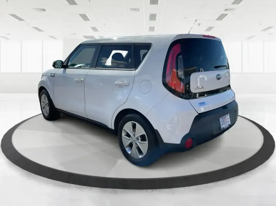 2015 Kia Soul Base (KNDJN2A21F7) with an 1.6L L4 DOHC 16V engine, Automatic transmission, located at 4508 South Dixie Dr, Moraine, OH, 45439, (937) 908-9800, 39.689976, -84.218452 - Are you ready to elevate your daily commute or embark on weekend adventures with ease? Look no further than the 2015 Kia Soul, a versatile compact vehicle that combines style, comfort, and functionality. Perfect for urban explorers, young professionals, and growing families alike, this car is equipp - Photo#4