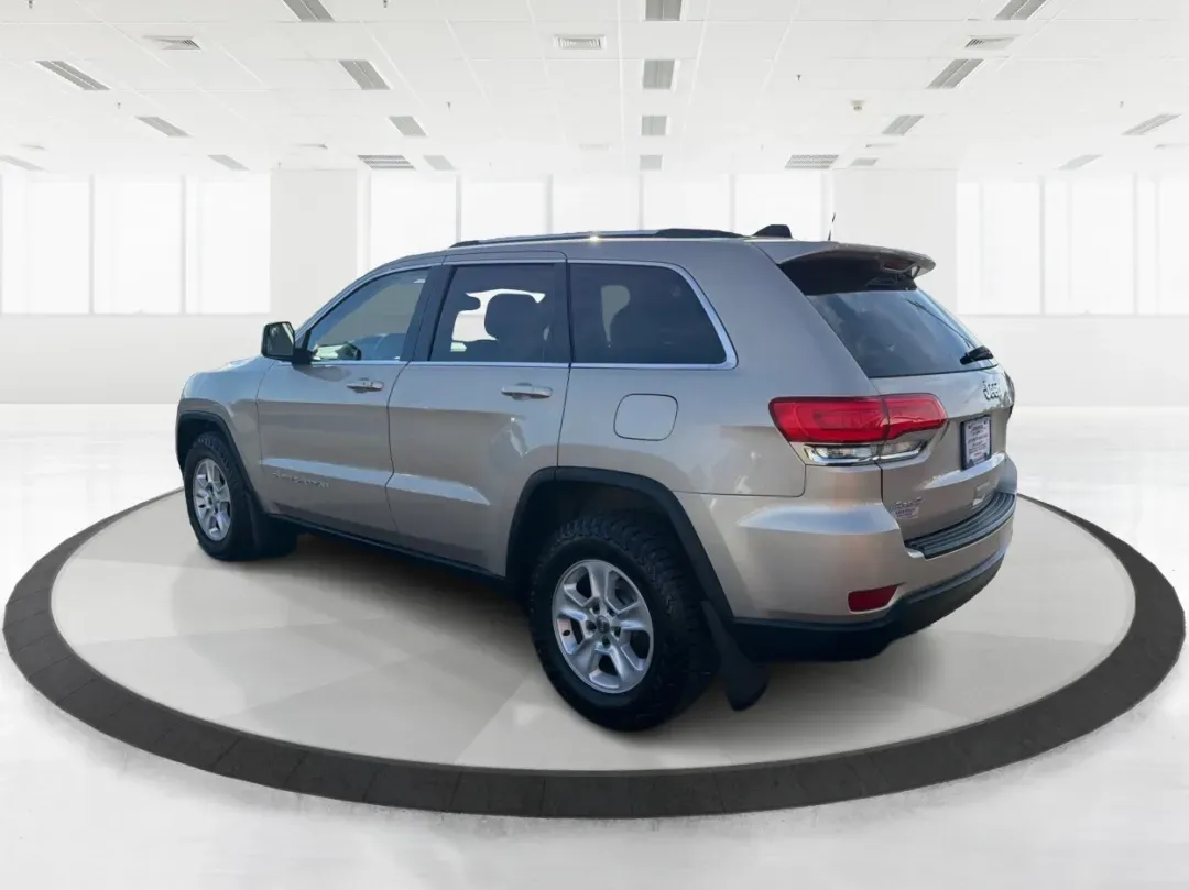 2014 Jeep Grand Cherokee Laredo (1C4RJFAG0EC) with an 3.6L V-6 DOHC engine, located at 1184 Kauffman Ave, Fairborn, OH, 45324, (937) 908-9800, 39.807072, -84.030914 - ### Conquer Every Adventure with the 2014 Jeep Grand Cherokee Laredo Ideal for Every Lifestyle!<br /> <br /> Are you ready to elevate your driving experience? Whether you're navigating the hustle and bustle of city life in Riverside, OH, or embarking on thrilling weekend getaways, the 2014 Jeep Gra - Photo#4