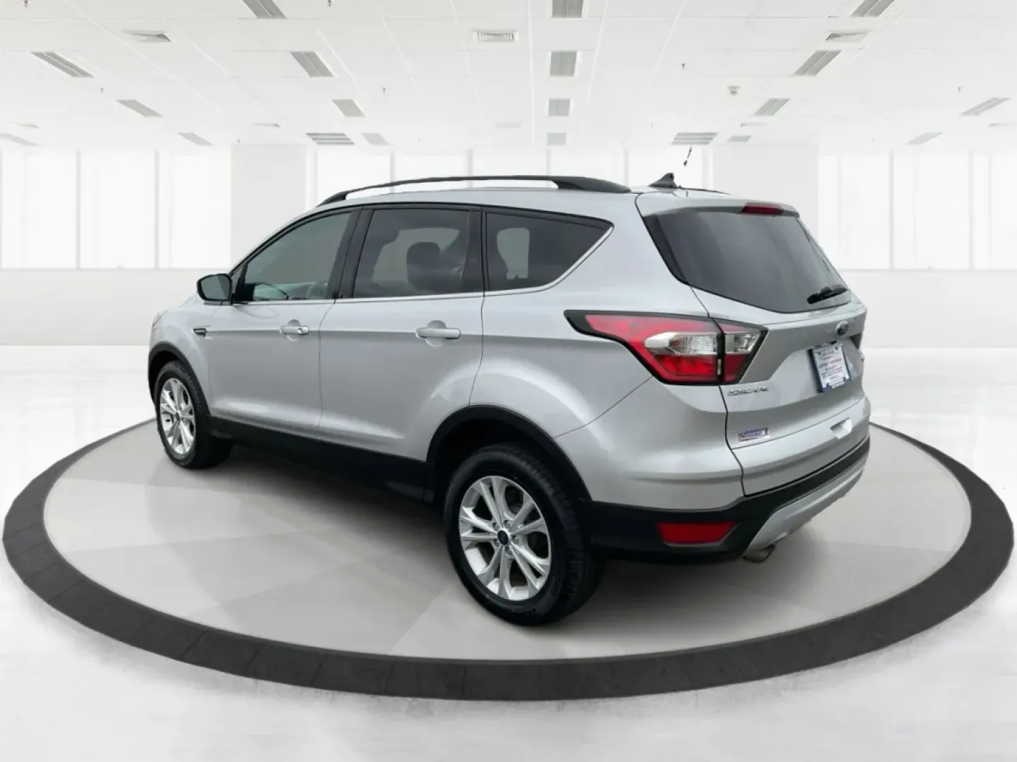 2018 Ford Escape SEL (1FMCU0HD1JU) with an Other engine, located at 1230 East Main St, Xenia, OH, 45385, (937) 908-9800, 39.688026, -83.910172 - **Discover Your Perfect Adventure Companion: 2018 Ford Escape SEL Available at Advantage Car and Credit**<br /> <br /> Are you ready to elevate your family outings or weekend getaways? The 2018 Ford Escape SEL, offered at **Advantage Car and Credit** in **Xenia, OH**, is the ideal vehicle for both u - Photo#4