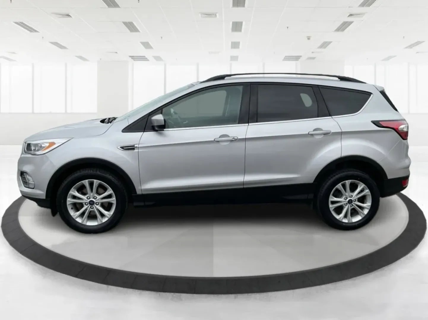 2018 Ford Escape SEL (1FMCU0HD1JU) with an Other engine, located at 1230 East Main St, Xenia, OH, 45385, (937) 908-9800, 39.688026, -83.910172 - **Discover Your Perfect Adventure Companion: 2018 Ford Escape SEL Available at Advantage Car and Credit**<br /> <br /> Are you ready to elevate your family outings or weekend getaways? The 2018 Ford Escape SEL, offered at **Advantage Car and Credit** in **Xenia, OH**, is the ideal vehicle for both u - Photo#5
