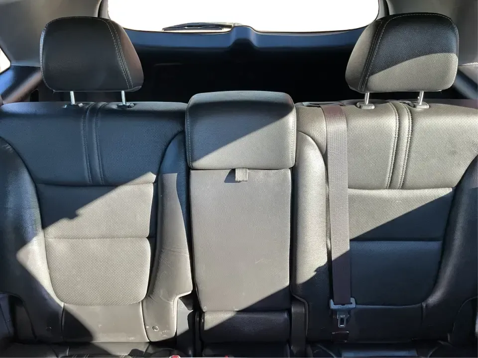 2015 Kia Sorento LX (5XYKTCA66FG) with an 2.4L I-4 gasoline direct injection engine, 6-Speed Automatic transmission, located at 4508 South Dixie Dr, Moraine, OH, 45439, (937) 908-9800, 39.689976, -84.218452 - **Adventure Awaits with the 2015 Kia Sorento LX from Advantage Car and Credit!**<br /> <br /> Are you ready to elevate your family outings or embark on unforgettable weekend adventures? Look no further than this stunning **2015 Kia Sorento LX**! With its striking Remington Red Metallic exterior and - Photo#14