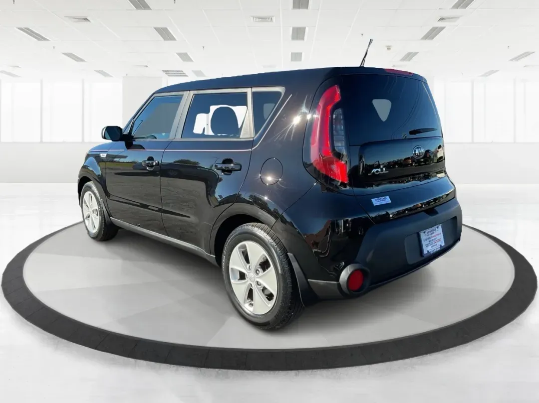 2015 Kia Soul Base (KNDJN2A22F7) with an Other engine, Auto transmission, located at 1230 East Main St, Xenia, OH, 45385, (937) 908-9800, 39.688026, -83.910172 - Discover a new level of convenience and versatility with the 2015 Kia Soul, the perfect vehicle for those balancing a busy lifestyle in Vandalia, OH. Whether you're a growing family looking for a spacious ride, a commuter needing dependability for long drives, or someone seeking low-maintenance vehi - Photo#4