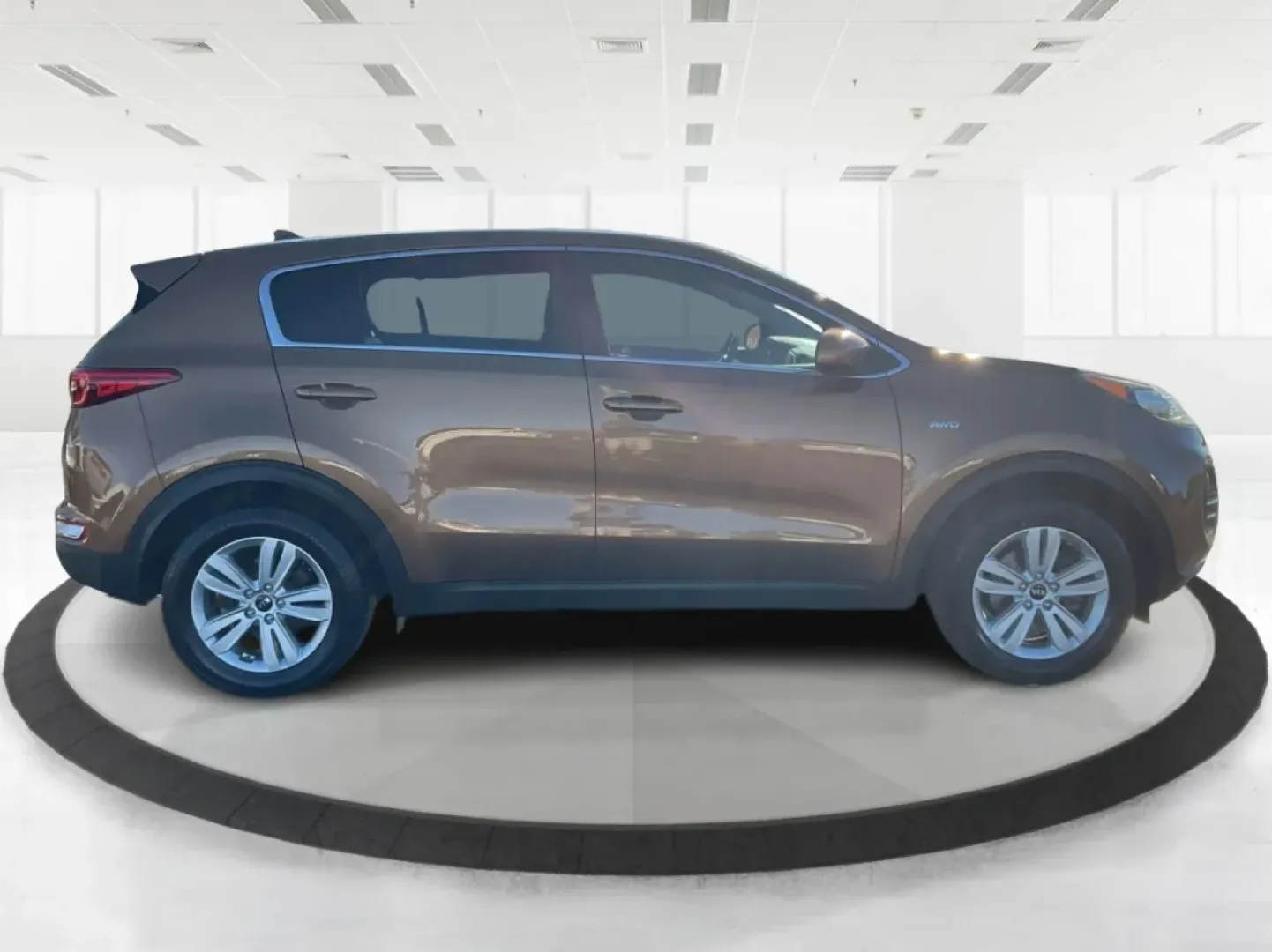 2017 Kia Sportage LX (KNDPMCAC2H7) with an Theta II 2.4L I-4 gasoline direct injection engine, 6A transmission, located at 1230 East Main St, Xenia, OH, 45385, (937) 908-9800, 39.688026, -83.910172 - **Discover Your Next Adventure with the 2017 Kia Sportage LX at Advantage Car and Credit Riverside!**<br /> <br /> Looking for a reliable vehicle that perfectly balances comfort, style, and performance for your next family road trip or daily commute? The 2017 Kia Sportage LX is more than just a cro - Photo#1