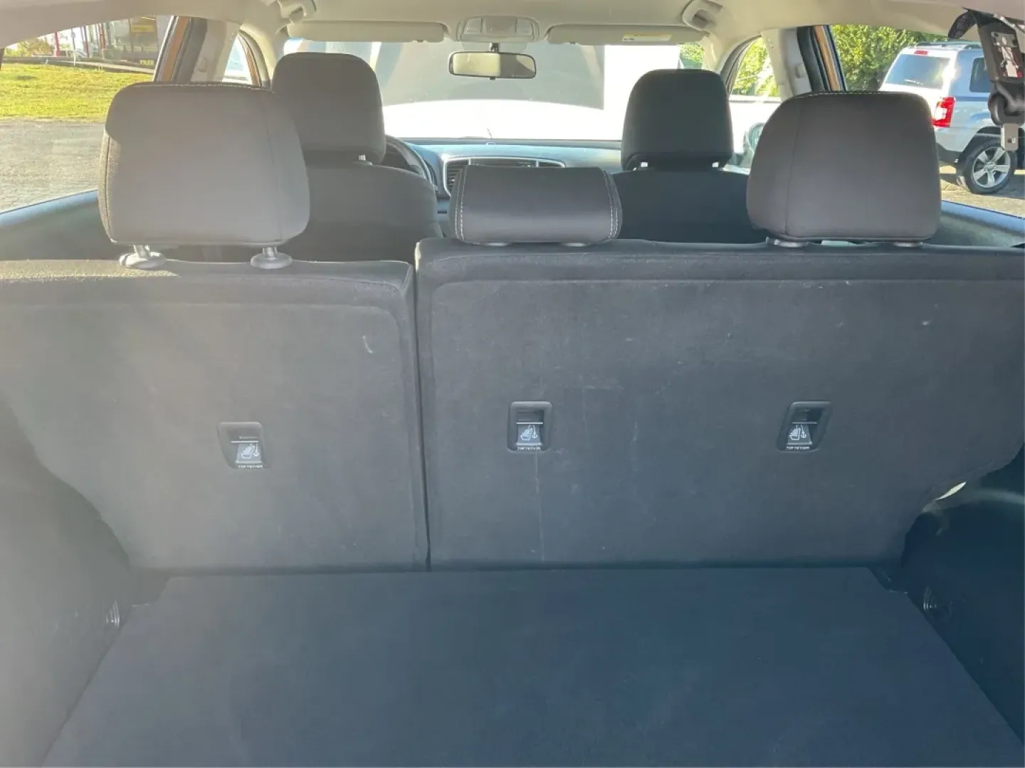 2017 Kia Sportage LX (KNDPMCAC2H7) with an Theta II 2.4L I-4 gasoline direct injection engine, 6A transmission, located at 1230 East Main St, Xenia, OH, 45385, (937) 908-9800, 39.688026, -83.910172 - **Discover Your Next Adventure with the 2017 Kia Sportage LX at Advantage Car and Credit Riverside!**<br /> <br /> Looking for a reliable vehicle that perfectly balances comfort, style, and performance for your next family road trip or daily commute? The 2017 Kia Sportage LX is more than just a cro - Photo#12