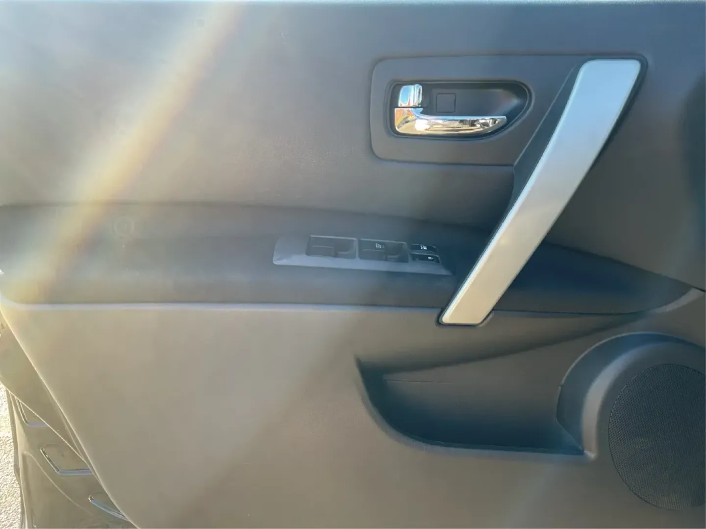 2015 Nissan Rogue S (JN8AS5MV2FW) with an 2.5L I-4 DOHC engine, located at 401 Woodman Dr, Riverside, OH, 45431, (937) 908-9800, 39.760899, -84.123421 - Are you ready to elevate your daily commute or embark on spontaneous weekend getaways? The 2015 Nissan Rogue, available at Advantage Car and Credit in Troy, OH, is the perfect SUV for those who crave versatility and style. With its all-wheel drive and spacious interior, this vehicle is not just a mo - Photo#17