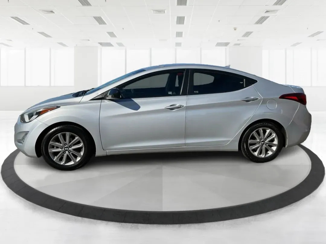 2014 Hyundai Elantra SE (KMHDH4AE8EU) with an Nu 1.8L I-4 DOHC engine, located at 4508 South Dixie Dr, Moraine, OH, 45439, (937) 908-9800, 39.689976, -84.218452 - Experience the freedom of the open road with the perfect blend of comfort and style in this stunning 2014 Hyundai Elantra SE! Whether you're commuting to work, running errands, or embarking on weekend adventures, this sedan is designed to elevate your driving experience. Located at Advantage Car and - Photo#5