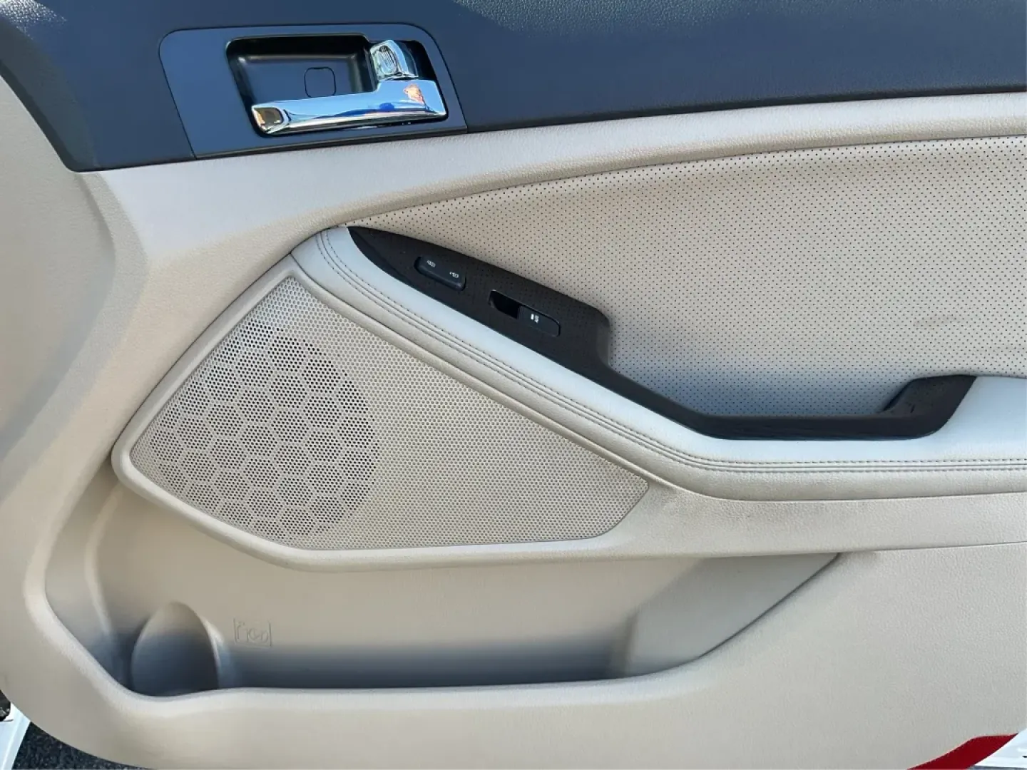 2012 Kia Optima EX (5XXGN4A70CG) with an 2.4L I-4 gasoline direct injection engine, located at 1099 N County Rd 25A, Troy, OH, 45373, (937) 908-9800, 40.057079, -84.212883 - Elevate your driving experience with this stunning 2012 Kia Optima EX, a perfect blend of style, comfort, and reliability. Ideal for budget-conscious buyers and growing families alike, this sedan is designed to meet your daily commuting needs while offering the space and features essential for both - Photo#19