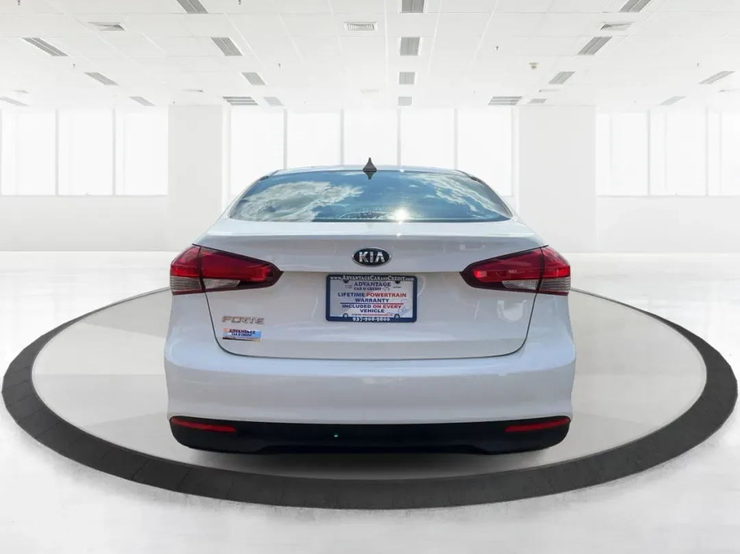 2018 Kia Forte LX (3KPFK4A73JE) with an 2L I-4 DOHC engine, located at 1099 N County Rd 25A, Troy, OH, 45373, (937) 908-9800, 40.057079, -84.212883 - Discover a world of convenience and comfort with the 2018 Kia Forte LX, an ideal sedan for budget-conscious buyers and those seeking reliable transportation in Piqua, OH. Whether you're navigating the bustling streets of downtown or taking a scenic drive along the Great Miami River, this versatile v - Photo#3