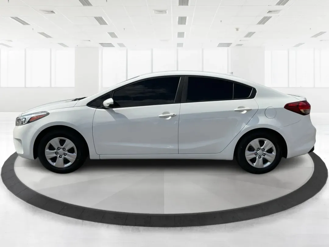 2018 Kia Forte LX (3KPFK4A73JE) with an 2L I-4 DOHC engine, located at 1099 N County Rd 25A, Troy, OH, 45373, (937) 908-9800, 40.057079, -84.212883 - Discover a world of convenience and comfort with the 2018 Kia Forte LX, an ideal sedan for budget-conscious buyers and those seeking reliable transportation in Piqua, OH. Whether you're navigating the bustling streets of downtown or taking a scenic drive along the Great Miami River, this versatile v - Photo#5