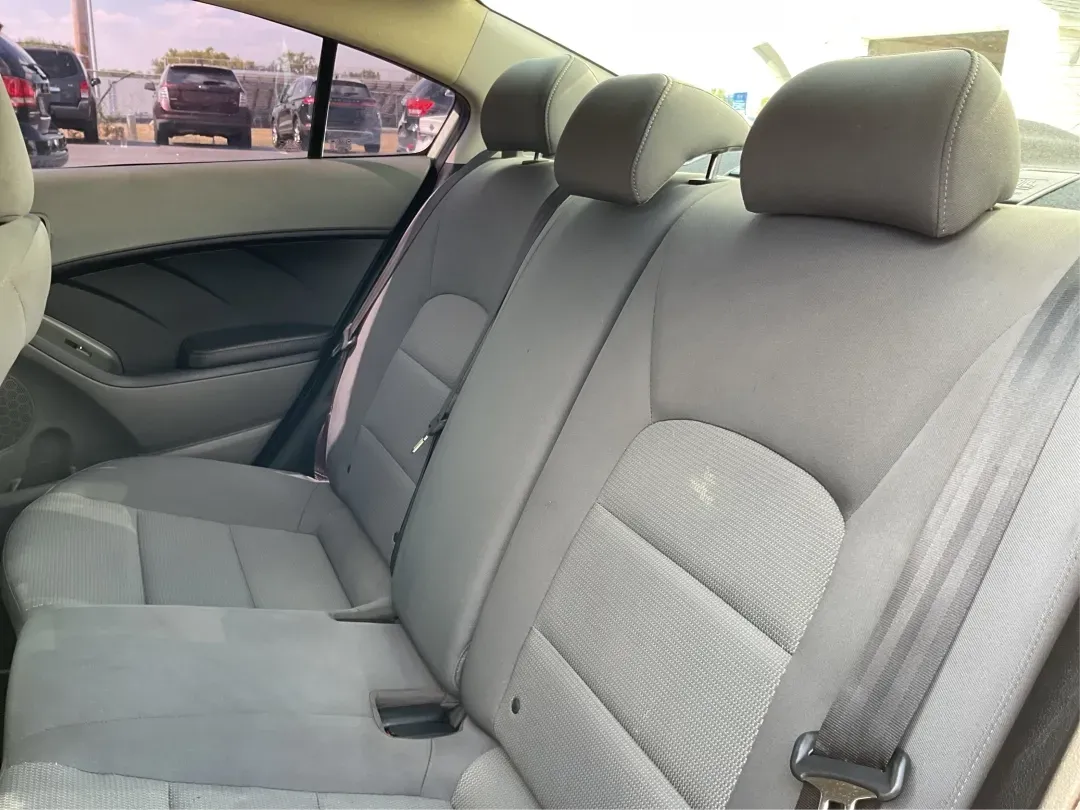 2018 Kia Forte LX (3KPFK4A73JE) with an 2L I-4 DOHC engine, located at 1099 N County Rd 25A, Troy, OH, 45373, (937) 908-9800, 40.057079, -84.212883 - Discover a world of convenience and comfort with the 2018 Kia Forte LX, an ideal sedan for budget-conscious buyers and those seeking reliable transportation in Piqua, OH. Whether you're navigating the bustling streets of downtown or taking a scenic drive along the Great Miami River, this versatile v - Photo#10