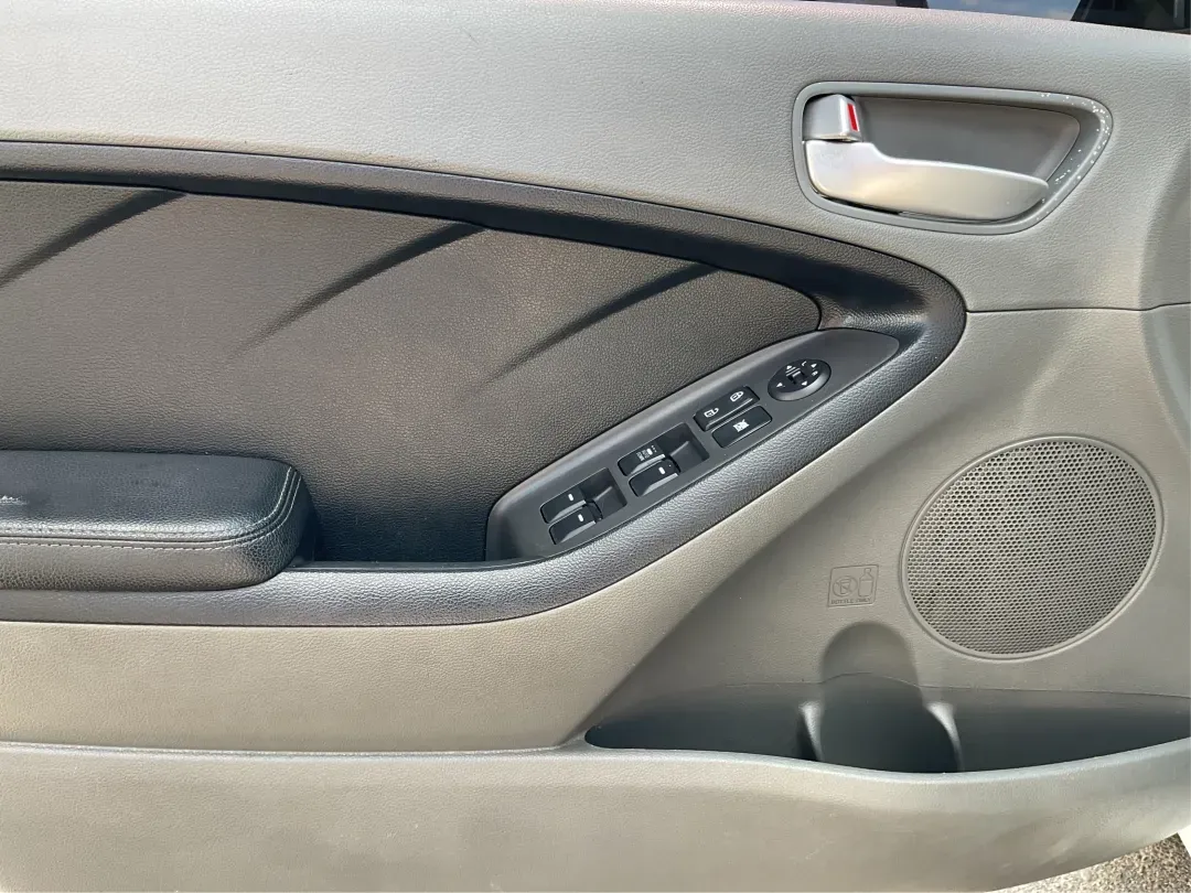 2018 Kia Forte LX (3KPFK4A73JE) with an 2L I-4 DOHC engine, located at 1099 N County Rd 25A, Troy, OH, 45373, (937) 908-9800, 40.057079, -84.212883 - Discover a world of convenience and comfort with the 2018 Kia Forte LX, an ideal sedan for budget-conscious buyers and those seeking reliable transportation in Piqua, OH. Whether you're navigating the bustling streets of downtown or taking a scenic drive along the Great Miami River, this versatile v - Photo#17