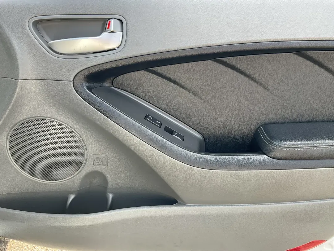 2018 Kia Forte LX (3KPFK4A73JE) with an 2L I-4 DOHC engine, located at 1099 N County Rd 25A, Troy, OH, 45373, (937) 908-9800, 40.057079, -84.212883 - Discover a world of convenience and comfort with the 2018 Kia Forte LX, an ideal sedan for budget-conscious buyers and those seeking reliable transportation in Piqua, OH. Whether you're navigating the bustling streets of downtown or taking a scenic drive along the Great Miami River, this versatile v - Photo#18