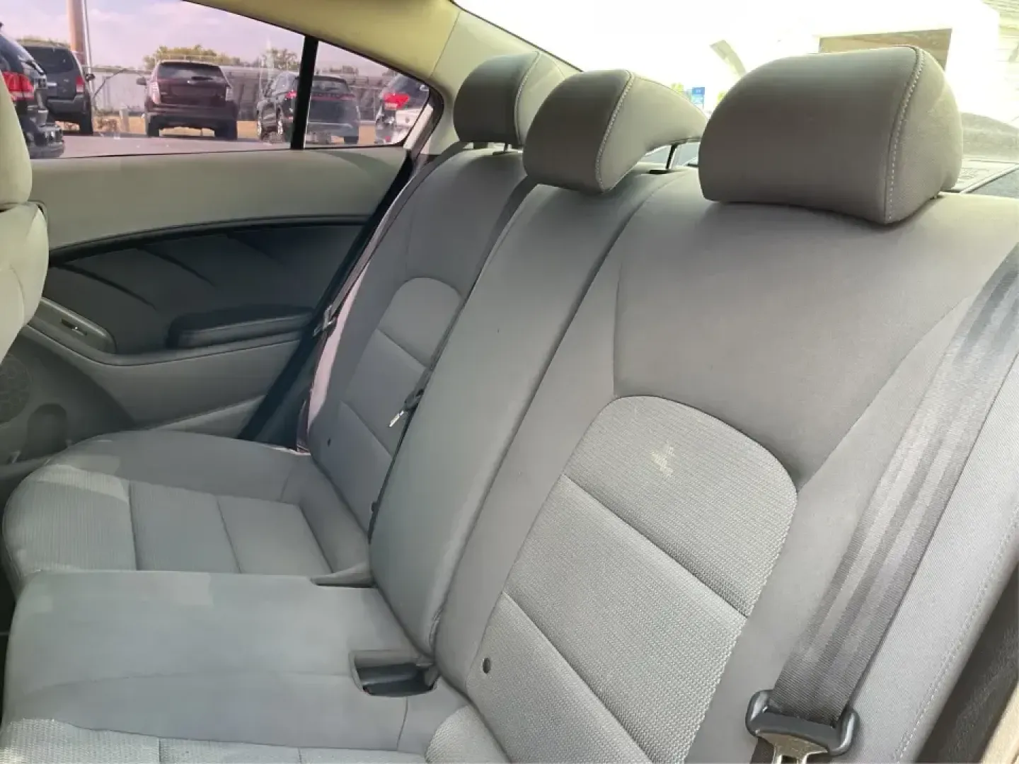 2018 Kia Forte LX (3KPFK4A73JE) with an 2L I-4 DOHC engine, 6M transmission, located at 1230 East Main St, Xenia, OH, 45385, (937) 908-9800, 39.688026, -83.910172 - Discover a world of convenience and comfort with the 2018 Kia Forte LX, an ideal sedan for budget-conscious buyers and those seeking reliable transportation in Piqua, OH. Whether you're navigating the bustling streets of downtown or taking a scenic drive along the Great Miami River, this versatile v - Photo#10