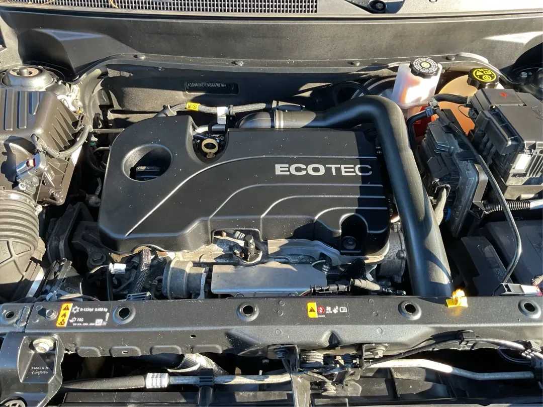 2019 Chevrolet Equinox LT (3GNAXKEV7KS) with an 1.5L I-4 gasoline direct injection engine, located at 1099 N County Rd 25A, Troy, OH, 45373, (937) 908-9800, 40.057079, -84.212883 - **Adventure Awaits with the 2019 Chevrolet Equinox LT at Advantage Car and Credit Piqua, OH!**<br /> <br /> Are you ready to elevate your daily commute or embark on exciting weekend adventures? Look no further than this stunning 2019 Chevrolet Equinox LT, available at Advantage Car and Credit in Pi - Photo#11