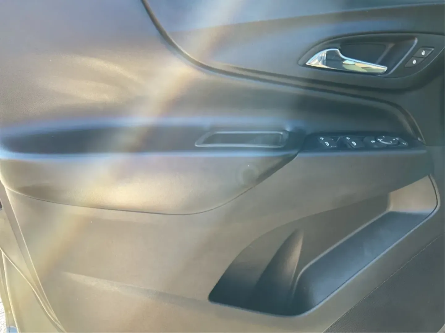 2019 Chevrolet Equinox LT (3GNAXKEV7KS) with an 1.5L I-4 gasoline direct injection engine, located at 1099 N County Rd 25A, Troy, OH, 45373, (937) 908-9800, 40.057079, -84.212883 - **Adventure Awaits with the 2019 Chevrolet Equinox LT at Advantage Car and Credit Piqua, OH!**<br /> <br /> Are you ready to elevate your daily commute or embark on exciting weekend adventures? Look no further than this stunning 2019 Chevrolet Equinox LT, available at Advantage Car and Credit in Pi - Photo#19