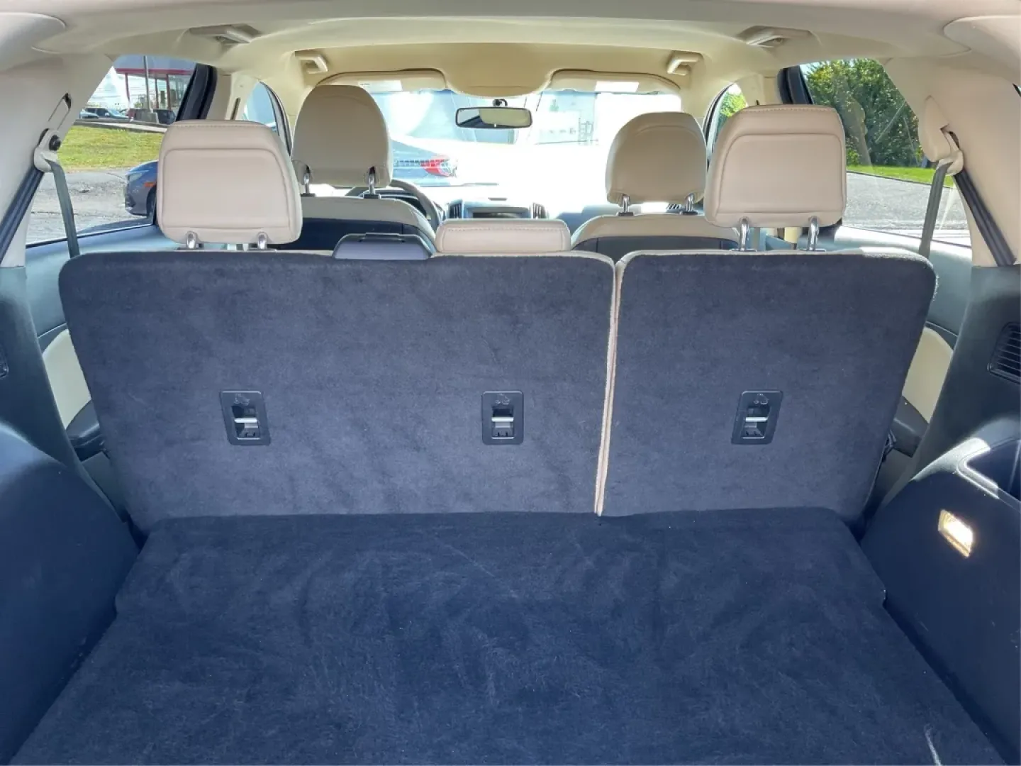 2017 Ford Edge SEL (2FMPK4J98HB) with an Other engine, located at 401 Woodman Dr, Riverside, OH, 45431, (937) 908-9800, 39.760899, -84.123421 - **Discover the Ideal Family Adventure Vehicle: 2017 Ford Edge SEL at Advantage Car and Credit - Riverside**<br /> <br /> Are you searching for the perfect vehicle to accommodate your growing family or to tackle your daily commute with comfort and style? Look no further than this stunning 2017 Ford E - Photo#12