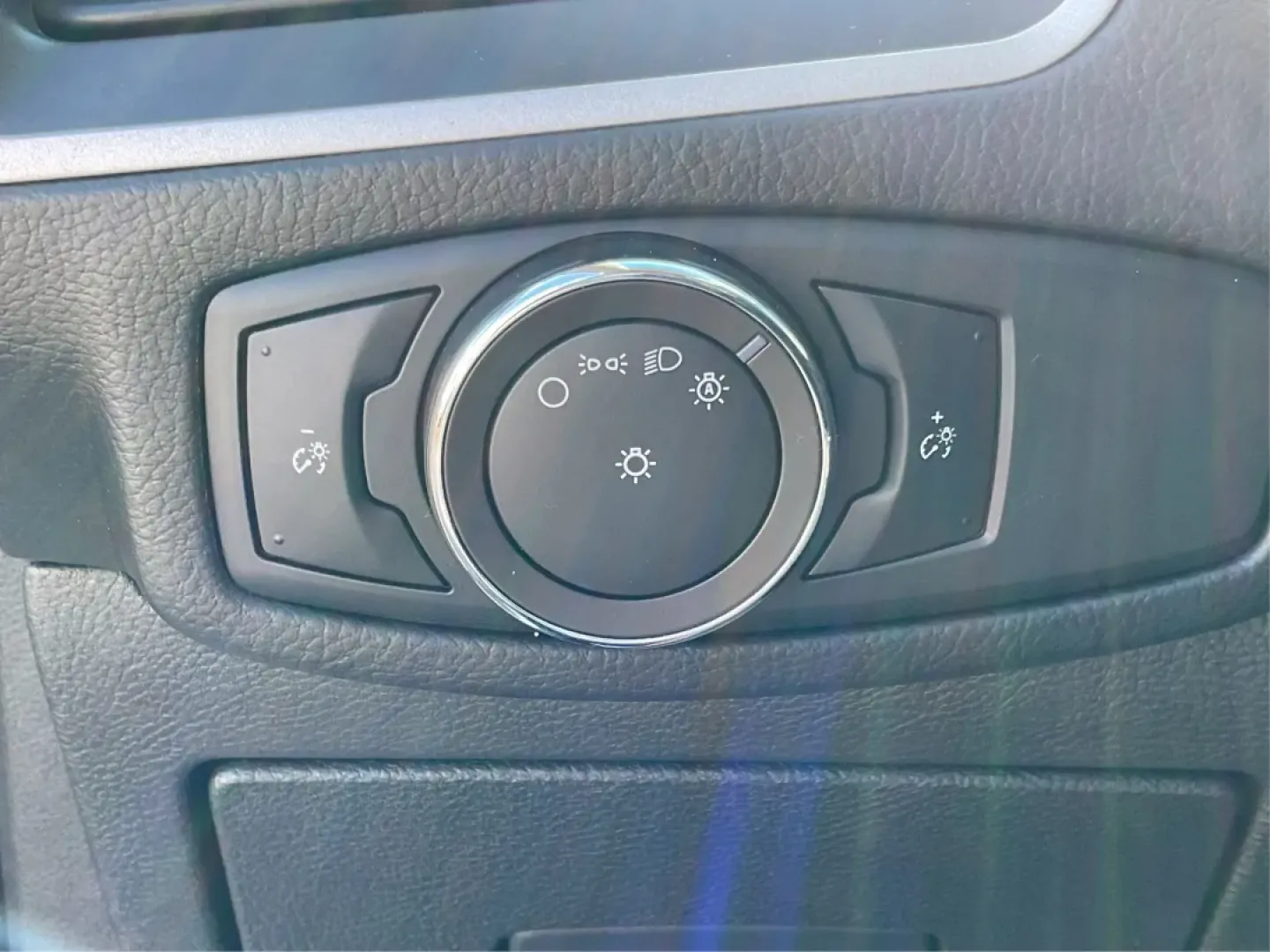 2017 Ford Edge SEL (2FMPK4J98HB) with an Other engine, located at 401 Woodman Dr, Riverside, OH, 45431, (937) 908-9800, 39.760899, -84.123421 - **Discover the Ideal Family Adventure Vehicle: 2017 Ford Edge SEL at Advantage Car and Credit - Riverside**<br /> <br /> Are you searching for the perfect vehicle to accommodate your growing family or to tackle your daily commute with comfort and style? Look no further than this stunning 2017 Ford E - Photo#17