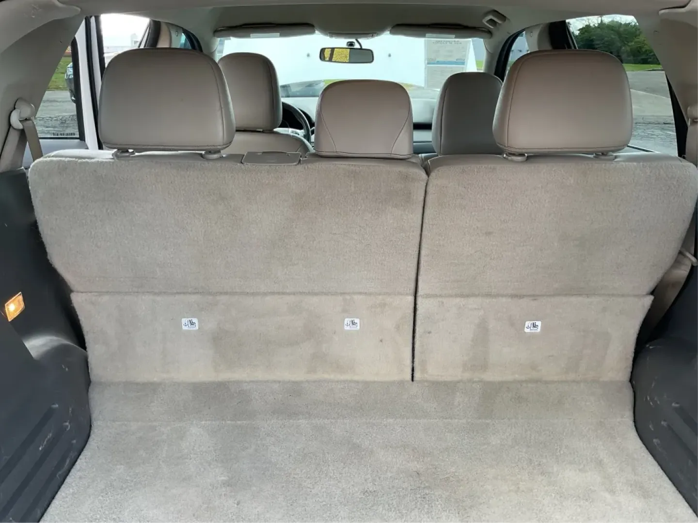 2011 Ford Edge SEL FWD (2FMDK3JC4BB) with an 3.5L V6 DOHC 24V engine, 6-Speed Automatic transmission, located at 8750 N County Rd 25A, Piqua, OH, 45356, (937) 908-9800, 40.164391, -84.232513 - **Experience the Ultimate Family Adventure with the 2011 Ford Edge SEL at Advantage Car and Credit - Riverside!**<br /> <br /> Are you ready to embark on your next family road trip or weekend adventure? The 2011 Ford Edge SEL is your perfect companion for all of life's journeys, whether you're headi - Photo#12