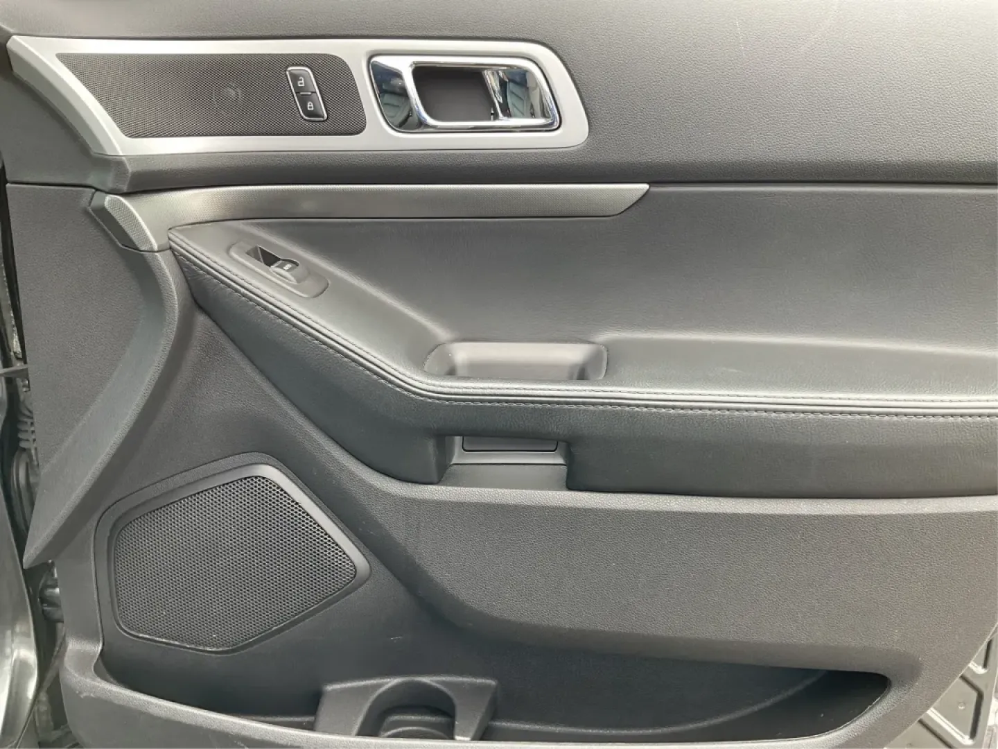 2015 Ford Explorer Sport (1FM5K8GT6FG) with an EcoBoost 3.5L V-6 gasoline direct injection engine, located at 8750 N County Rd 25A, Piqua, OH, 45356, (937) 908-9800, 40.164391, -84.232513 - **Explore the Open Road in the 2015 Ford Explorer Sport Your Adventure Awaits!**<br /> <br /> Are you in search of a reliable SUV that caters to both your daily commutes and spontaneous weekend getaways? Look no further! The 2015 Ford Explorer Sport is the perfect blend of style, performance, and f - Photo#20