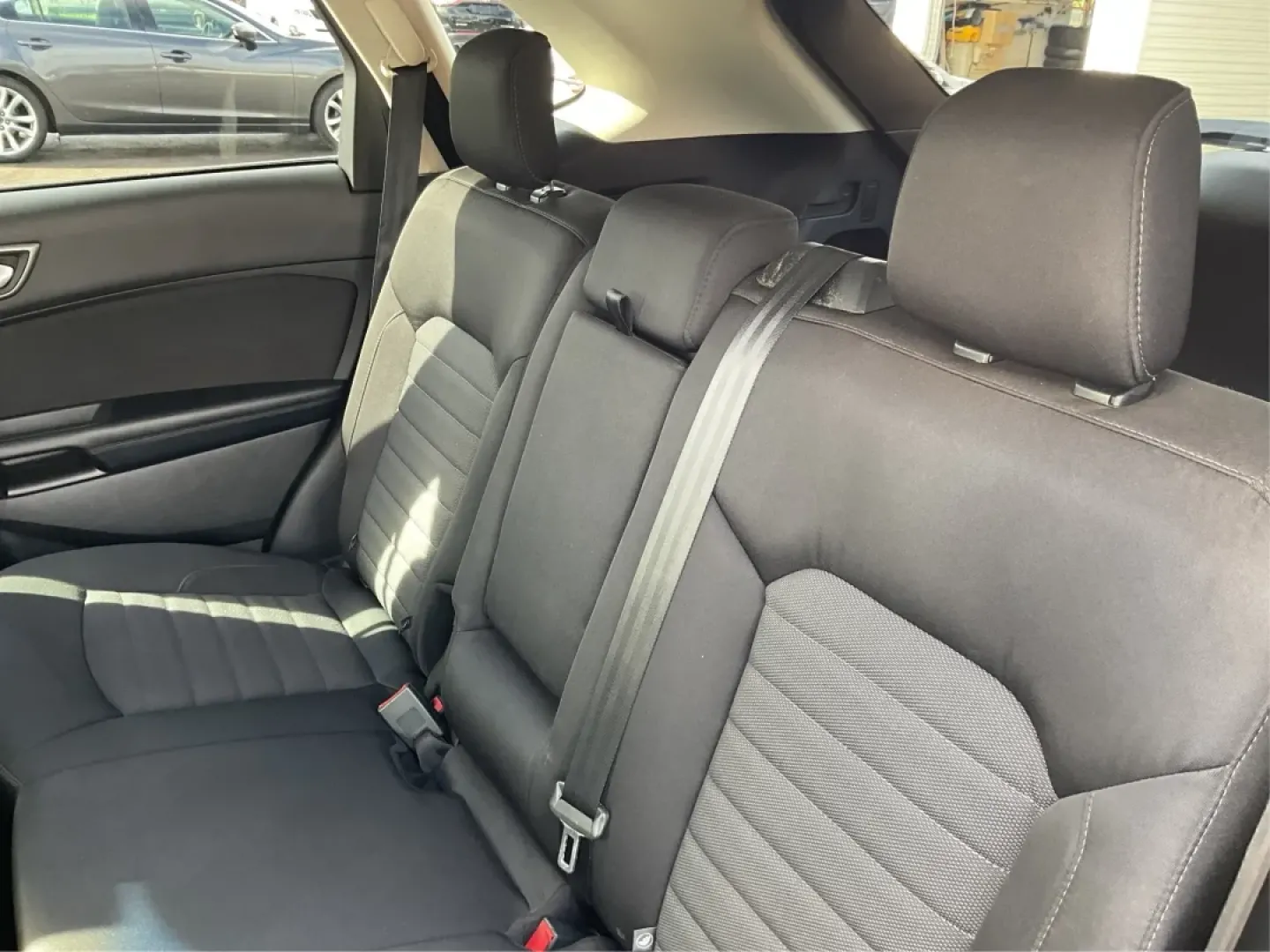 2016 Ford Edge SE (2FMPK4G9XGB) with an EcoBoost 2L I-4 gasoline direct injection engine, located at 1184 Kauffman Ave, Fairborn, OH, 45324, (937) 908-9800, 39.807072, -84.030914 - Rev up your lifestyle with the perfect blend of style, comfort, and utility that the 2016 Ford Edge SE offers! If you're looking for a reliable SUV that seamlessly fits into your busy life-whether it's taking the kids to school, embarking on family adventures, or handling your daily commute-this veh - Photo#10