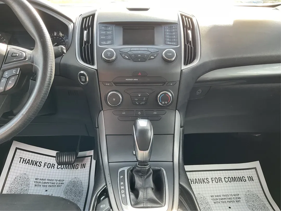 2016 Ford Edge SE (2FMPK4G9XGB) with an EcoBoost 2L I-4 gasoline direct injection engine, located at 1230 East Main St, Xenia, OH, 45385, (937) 908-9800, 39.688026, -83.910172 - Rev up your lifestyle with the perfect blend of style, comfort, and utility that the 2016 Ford Edge SE offers! If you're looking for a reliable SUV that seamlessly fits into your busy life-whether it's taking the kids to school, embarking on family adventures, or handling your daily commute-this veh - Photo#13