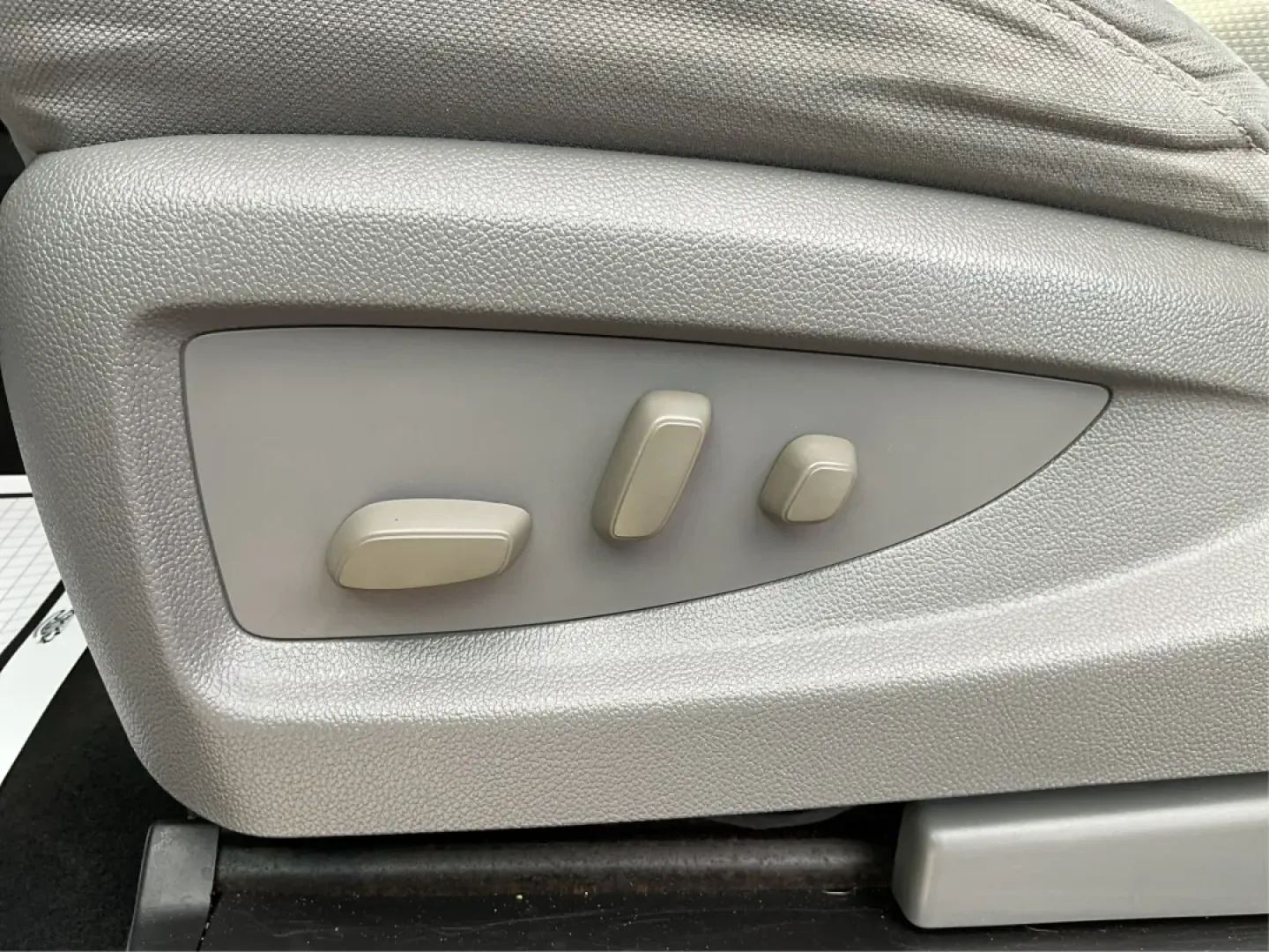 2014 GMC Sierra 1500 SLE (1GTR1UECXEZ) with an Other engine, located at 1184 Kauffman Ave, Fairborn, OH, 45324, (937) 908-9800, 39.807072, -84.030914 - **Unleash Adventure with the 2014 GMC Sierra 1500 at Advantage Car and Credit - Troy, OH!**<br /> <br /> Are you ready to elevate your everyday adventures? Whether you're a busy professional seeking a reliable commuter, a growing family in need of ample space, or an outdoor enthusiast looking for a - Photo#17