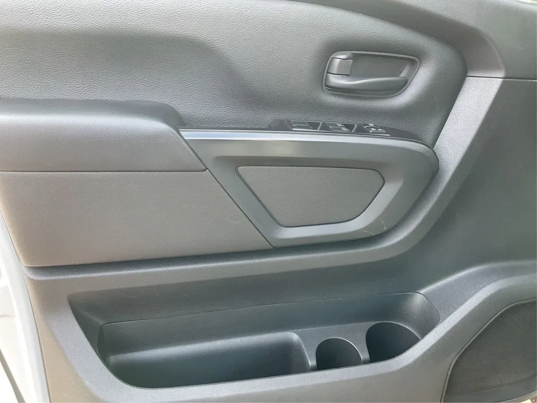 2021 Nissan TITAN Crew Cab S 4x4 (1N6AA1EC4MN) with an Endurance 5.6L V-8 gasoline direct injection engine, located at 1099 N County Rd 25A, Troy, OH, 45373, (937) 908-9800, 40.057079, -84.212883 - Discover ultimate versatility and rugged capability with this 2021 Nissan TITAN Crew Cab S 4x4, now available at Advantage Car and Credit in Piqua, OH. Whether you're navigating the bustling streets of Piqua or heading out for weekend adventures, this truck is designed to adapt to your lifestyle. Pe - Photo#17