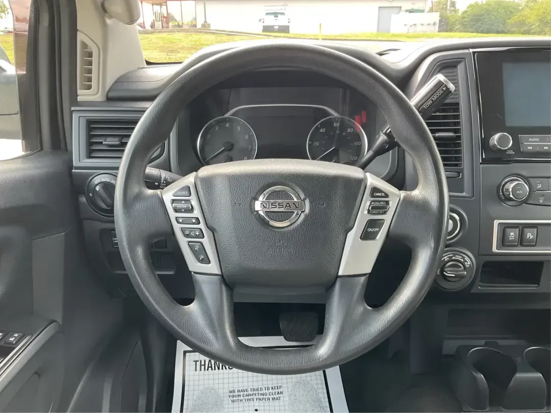 2021 Nissan TITAN Crew Cab S 4x4 (1N6AA1EC4MN) with an Endurance 5.6L V-8 gasoline direct injection engine, 9A transmission, located at 4508 South Dixie Dr, Moraine, OH, 45439, (937) 908-9800, 39.689976, -84.218452 - Discover ultimate versatility and rugged capability with this 2021 Nissan TITAN Crew Cab S 4x4, now available at Advantage Car and Credit in Piqua, OH. Whether you're navigating the bustling streets of Piqua or heading out for weekend adventures, this truck is designed to adapt to your lifestyle. Pe - Photo#15