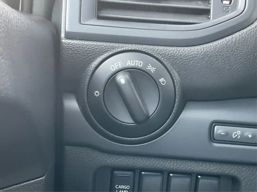 2021 Nissan TITAN Crew Cab S 4x4 (1N6AA1EC4MN) with an Endurance 5.6L V-8 gasoline direct injection engine, 9A transmission, located at 4508 South Dixie Dr, Moraine, OH, 45439, (937) 908-9800, 39.689976, -84.218452 - Discover ultimate versatility and rugged capability with this 2021 Nissan TITAN Crew Cab S 4x4, now available at Advantage Car and Credit in Piqua, OH. Whether you're navigating the bustling streets of Piqua or heading out for weekend adventures, this truck is designed to adapt to your lifestyle. Pe - Photo#16