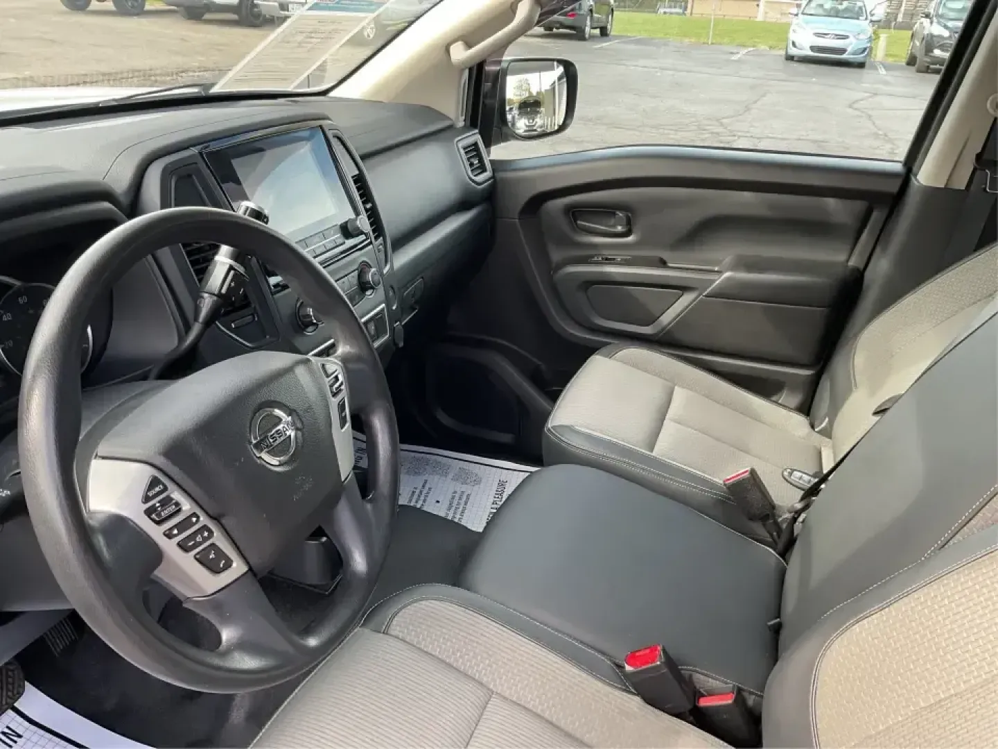 2021 Nissan TITAN Crew Cab S 4x4 (1N6AA1EC4MN) with an Endurance 5.6L V-8 gasoline direct injection engine, located at 1184 Kauffman Ave, Fairborn, OH, 45324, (937) 908-9800, 39.807072, -84.030914 - Discover ultimate versatility and rugged capability with this 2021 Nissan TITAN Crew Cab S 4x4, now available at Advantage Car and Credit in Piqua, OH. Whether you're navigating the bustling streets of Piqua or heading out for weekend adventures, this truck is designed to adapt to your lifestyle. Pe - Photo#9