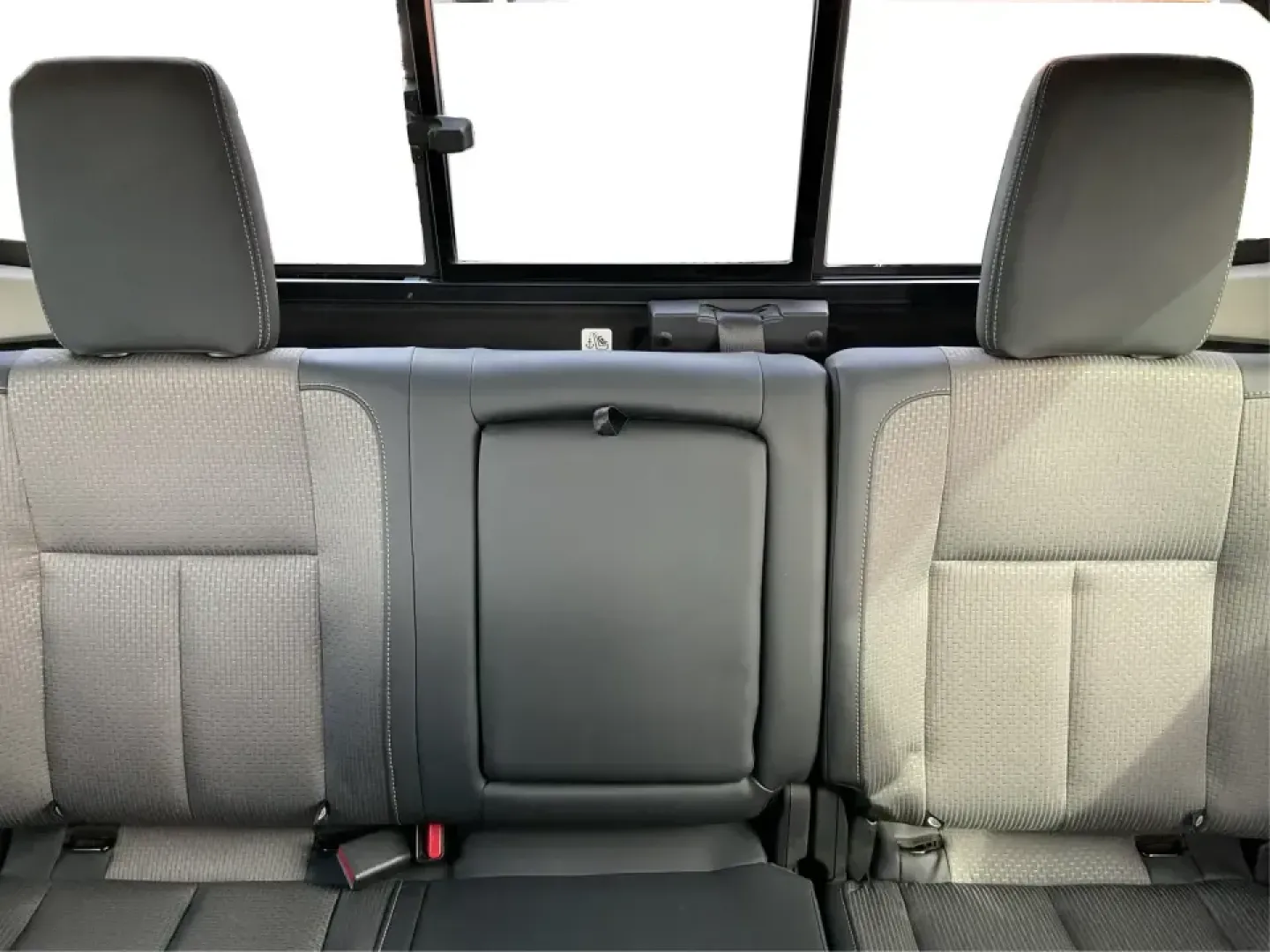 2021 Nissan TITAN Crew Cab S 4x4 (1N6AA1EC4MN) with an Endurance 5.6L V-8 gasoline direct injection engine, located at 1184 Kauffman Ave, Fairborn, OH, 45324, (937) 908-9800, 39.807072, -84.030914 - Discover ultimate versatility and rugged capability with this 2021 Nissan TITAN Crew Cab S 4x4, now available at Advantage Car and Credit in Piqua, OH. Whether you're navigating the bustling streets of Piqua or heading out for weekend adventures, this truck is designed to adapt to your lifestyle. Pe - Photo#13